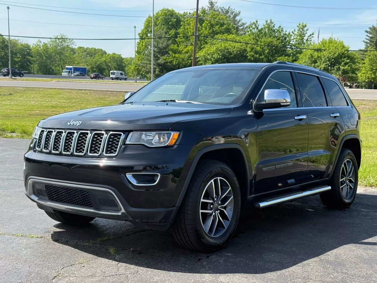 2019 Jeep Grand Cherokee - Image 3