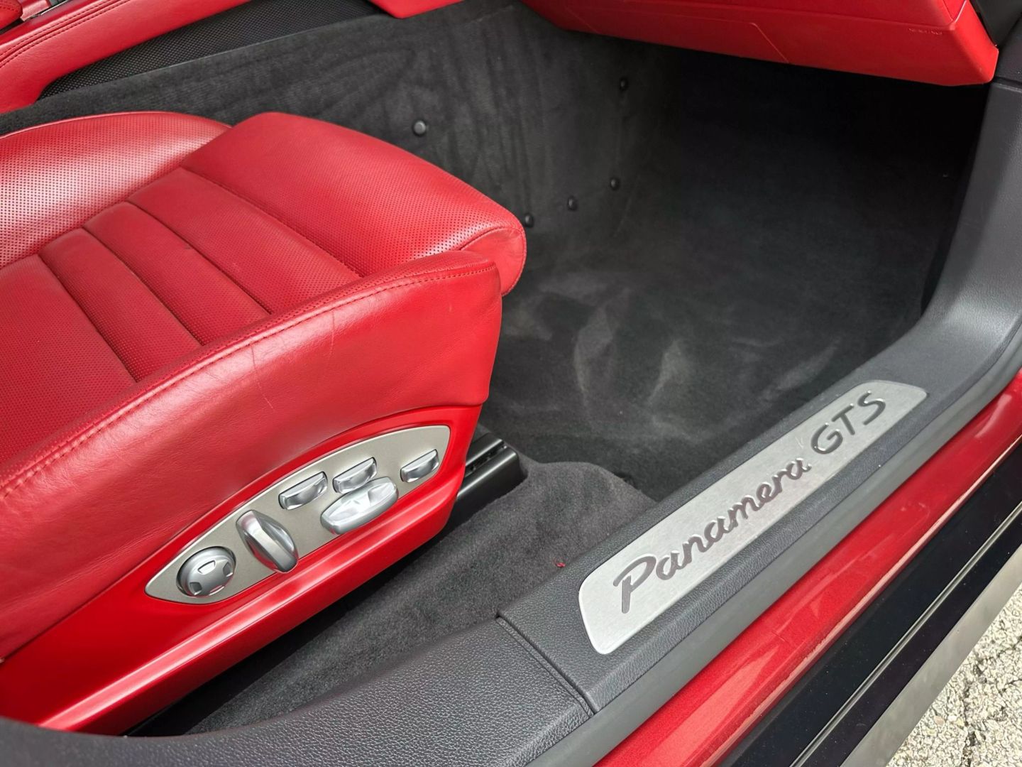 2014 Porsche Panamera - Image 58