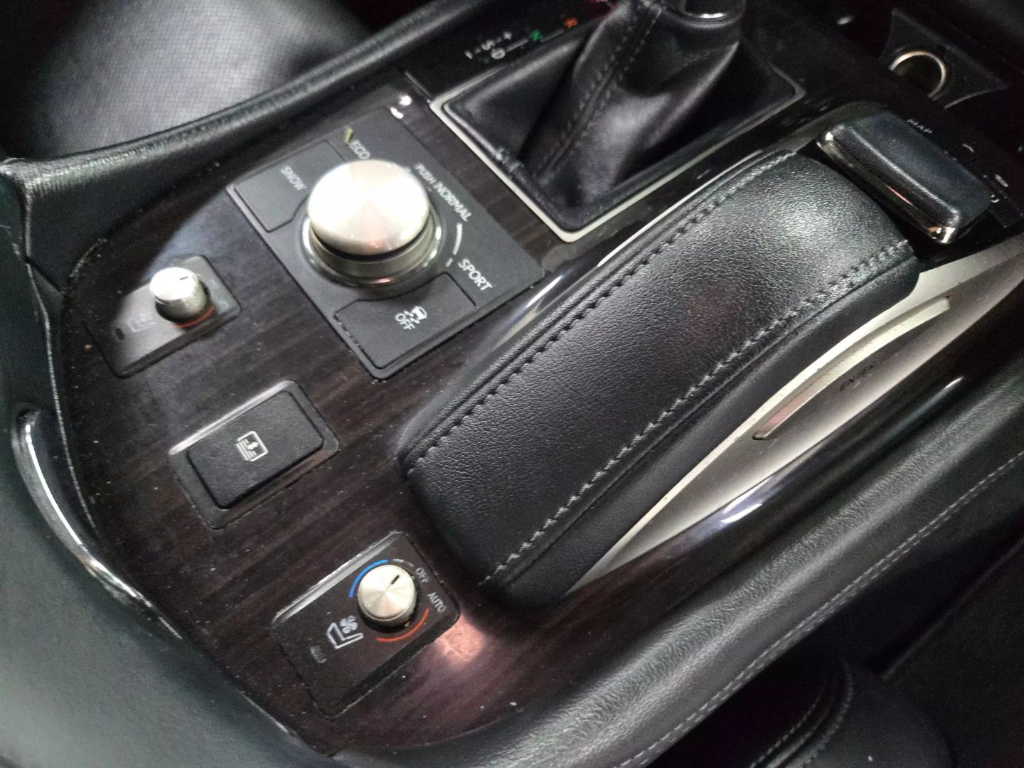 2016 Lexus Ls - Image 28