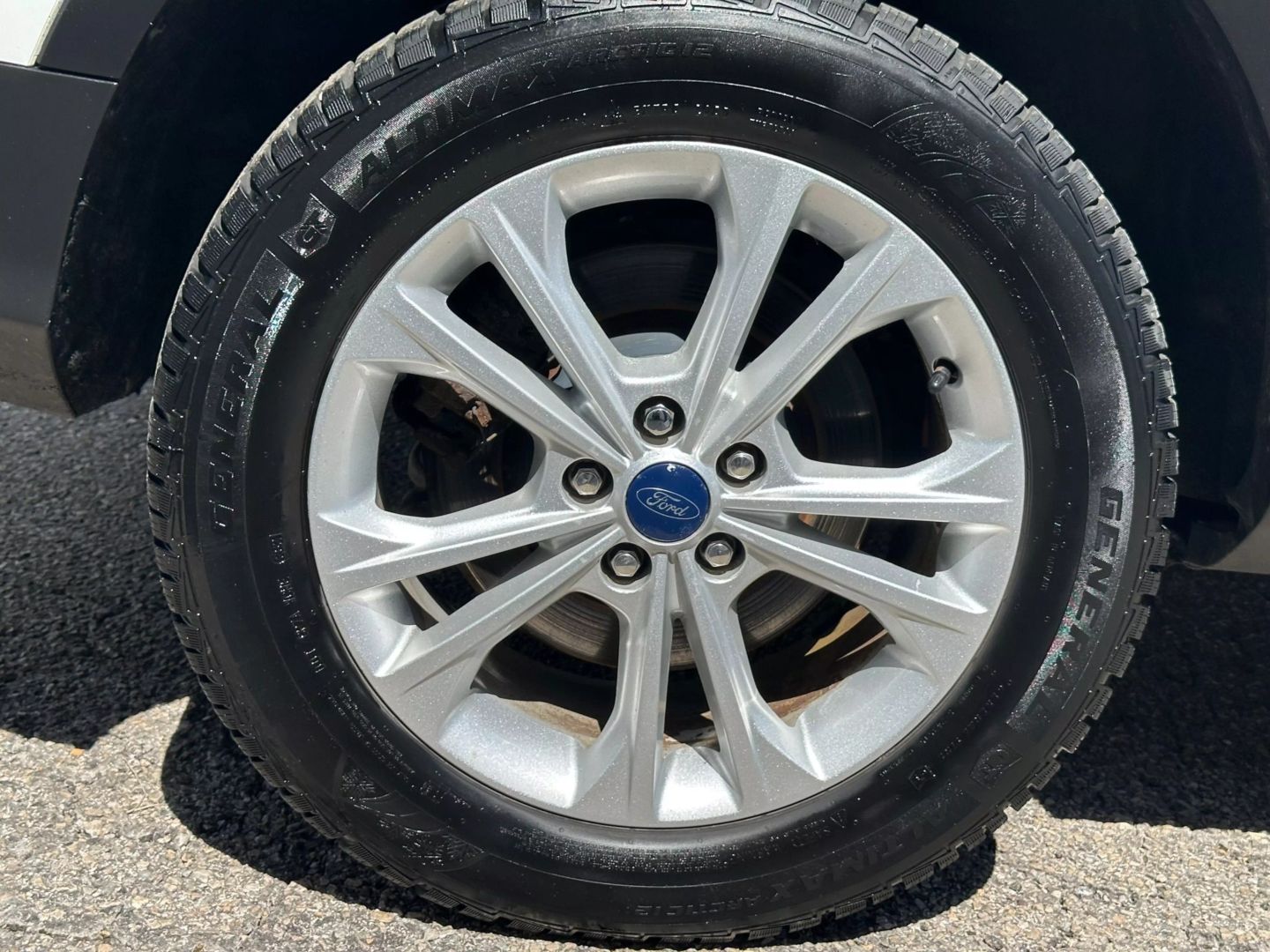 2018 Ford Escape - Image 40