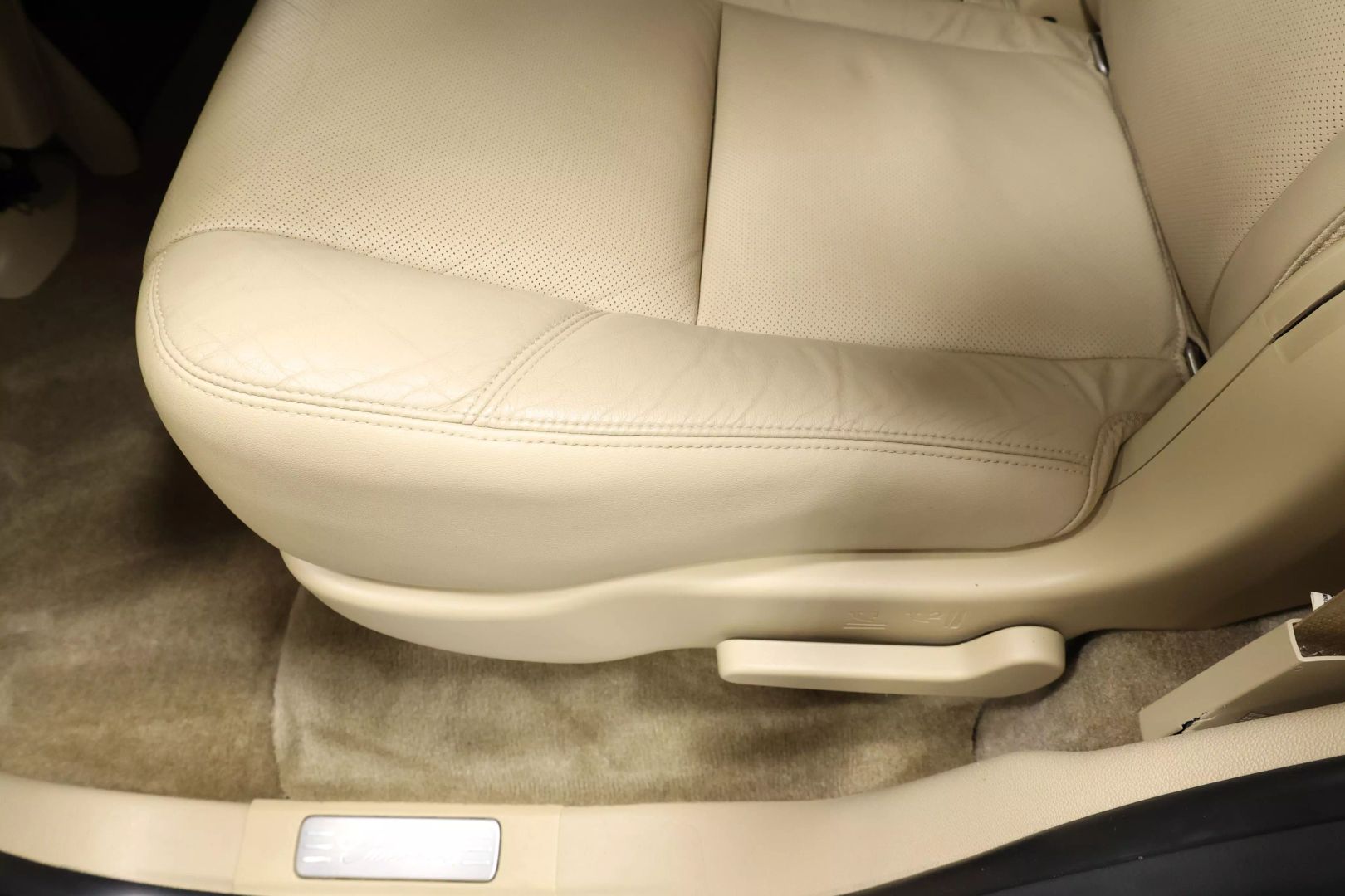 2012 Cadillac Escalade - Image 52
