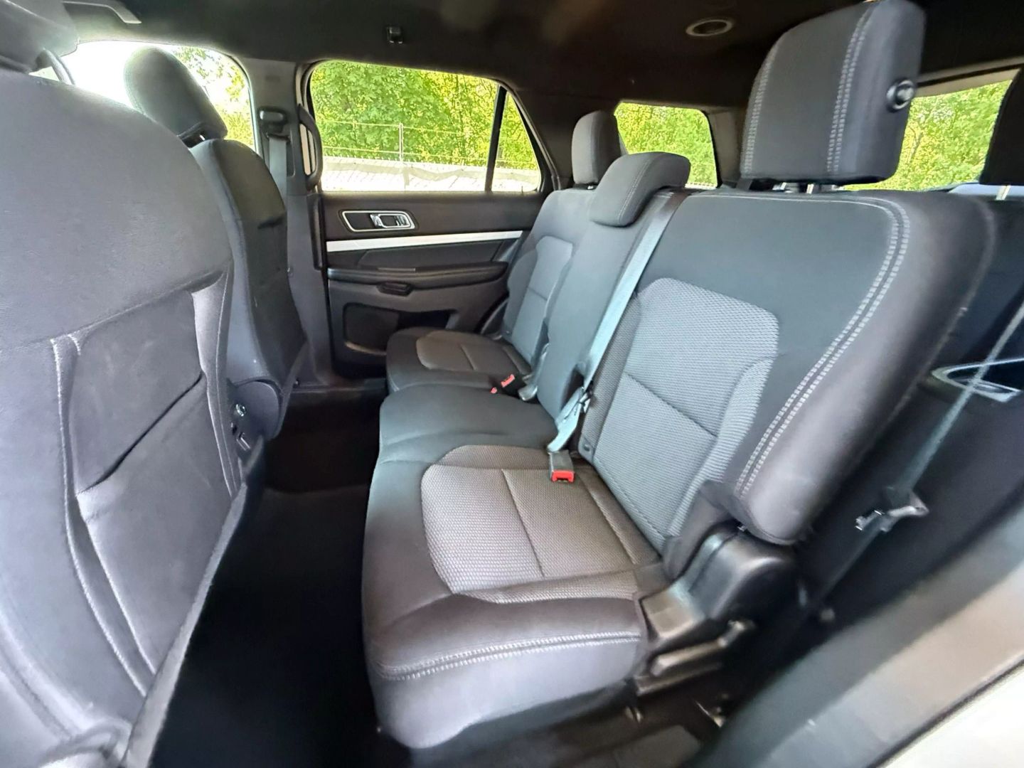 2017 Ford Explorer - Image 19