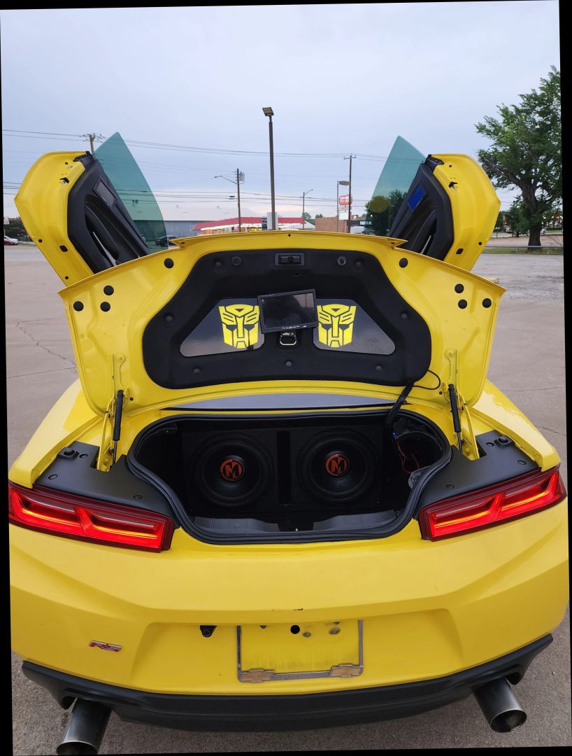 2017 Chevrolet Camaro - Image 15