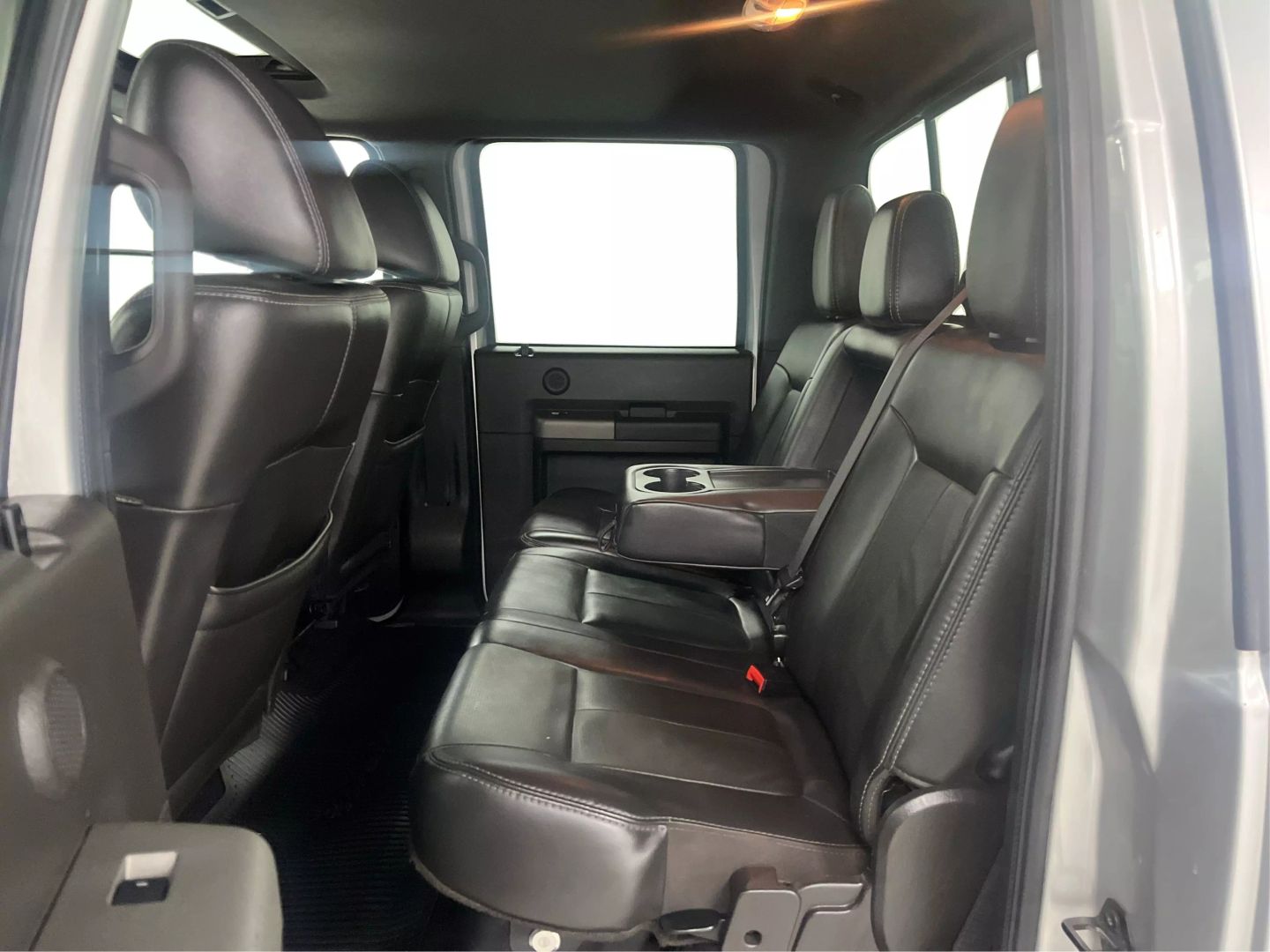 2011 Ford F350 Super Duty Crew Cab - Image 10