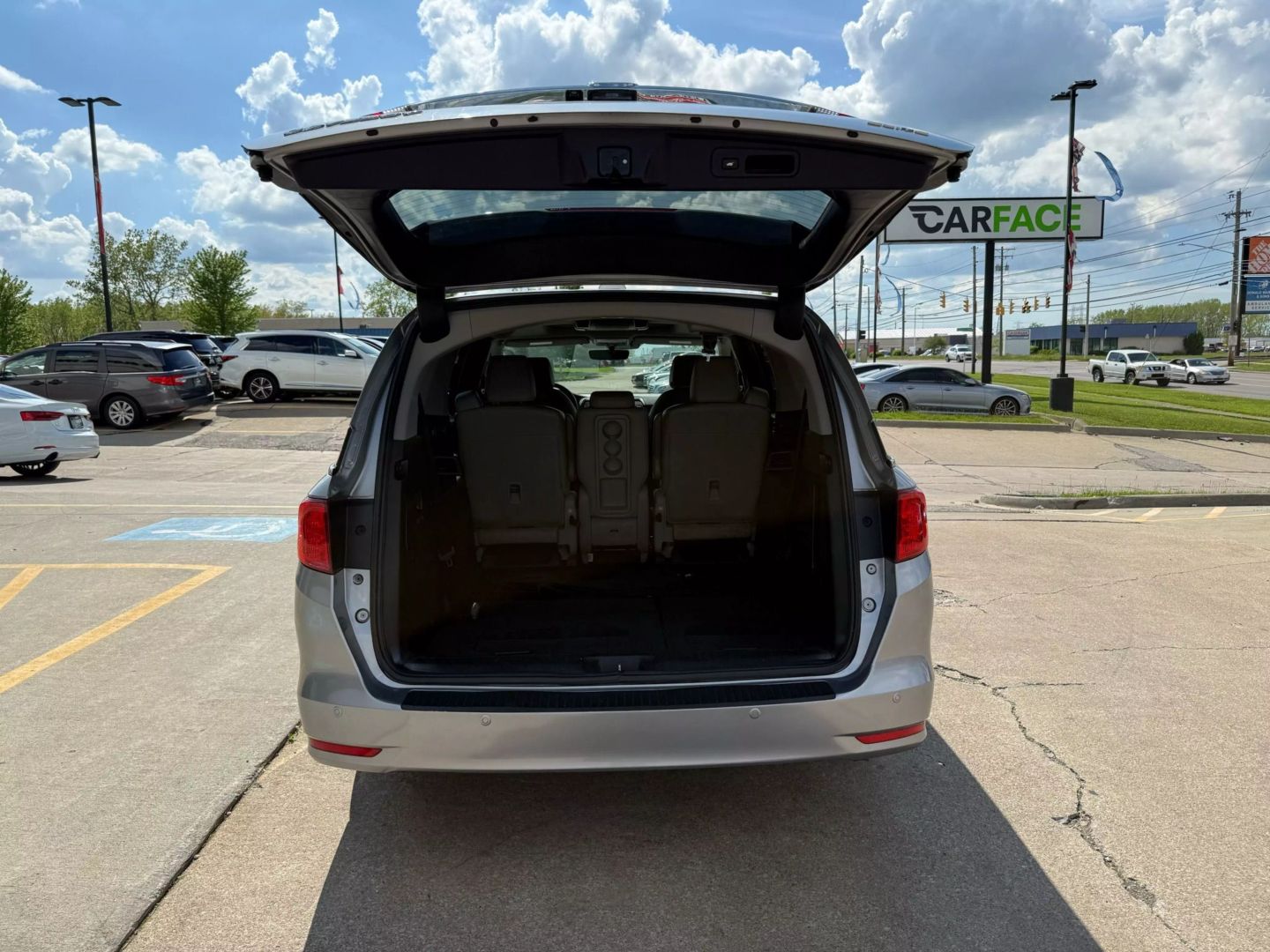 2018 Honda Odyssey - Image 11