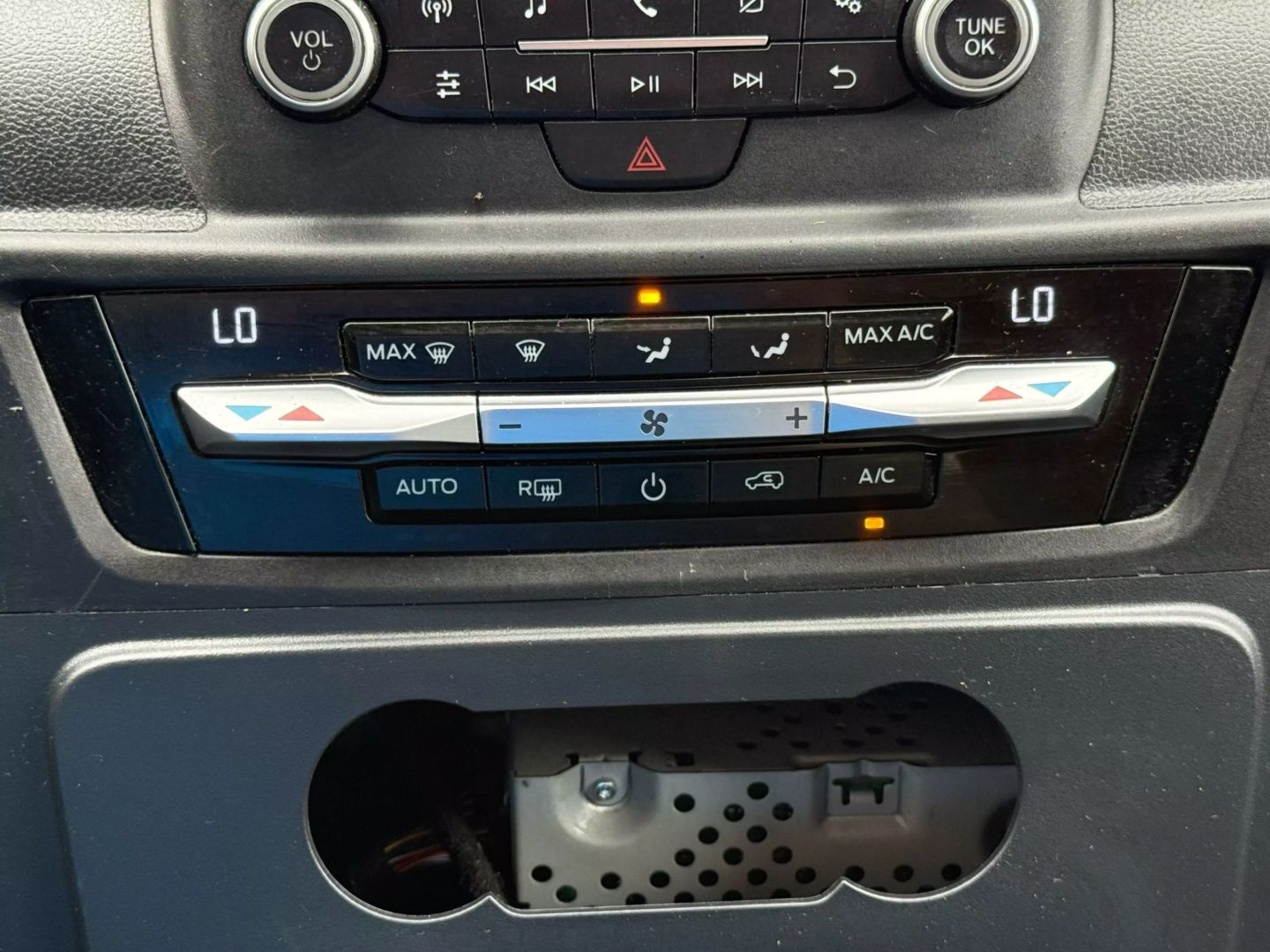 2021 Ford Explorer - Image 35