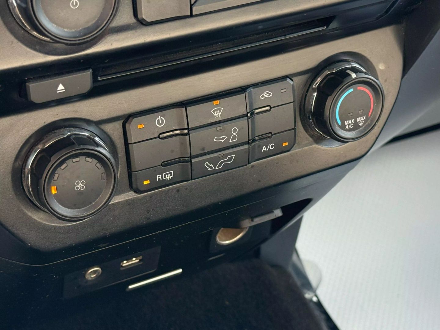 2015 Ford F150 Supercrew Cab - Image 37