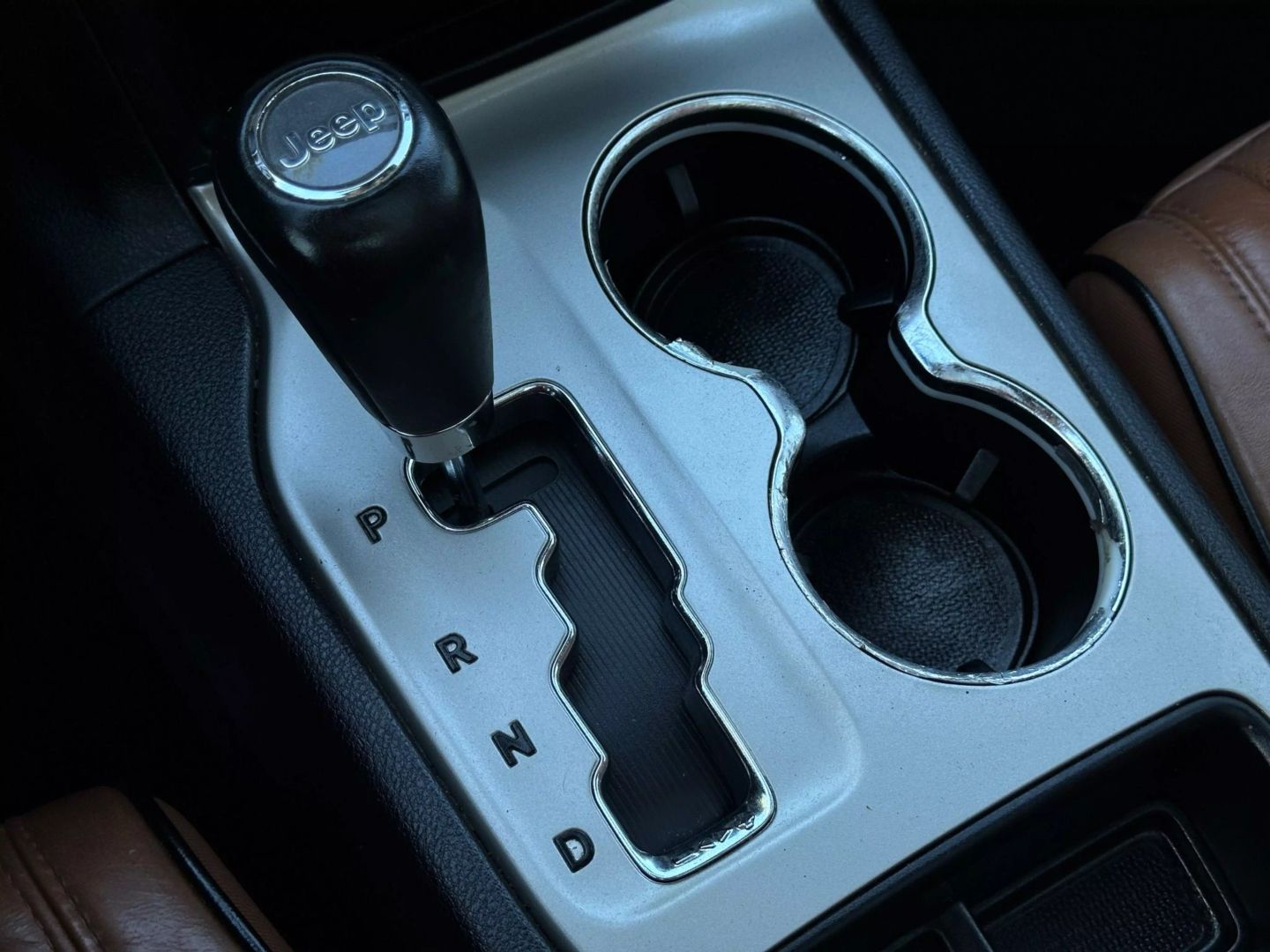 2011 Jeep Grand Cherokee - Image 40