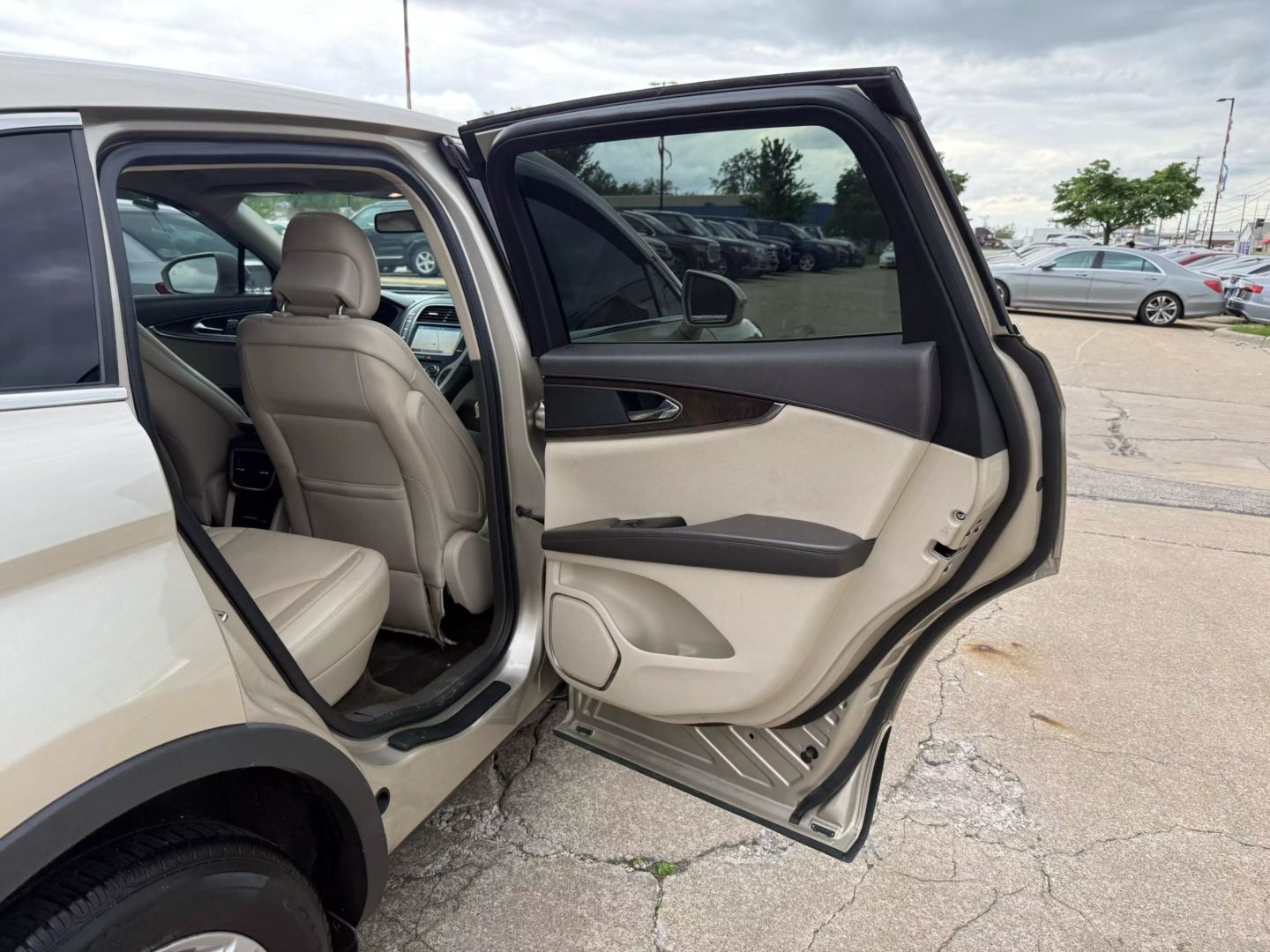 2017 Lincoln Mkx - Image 22