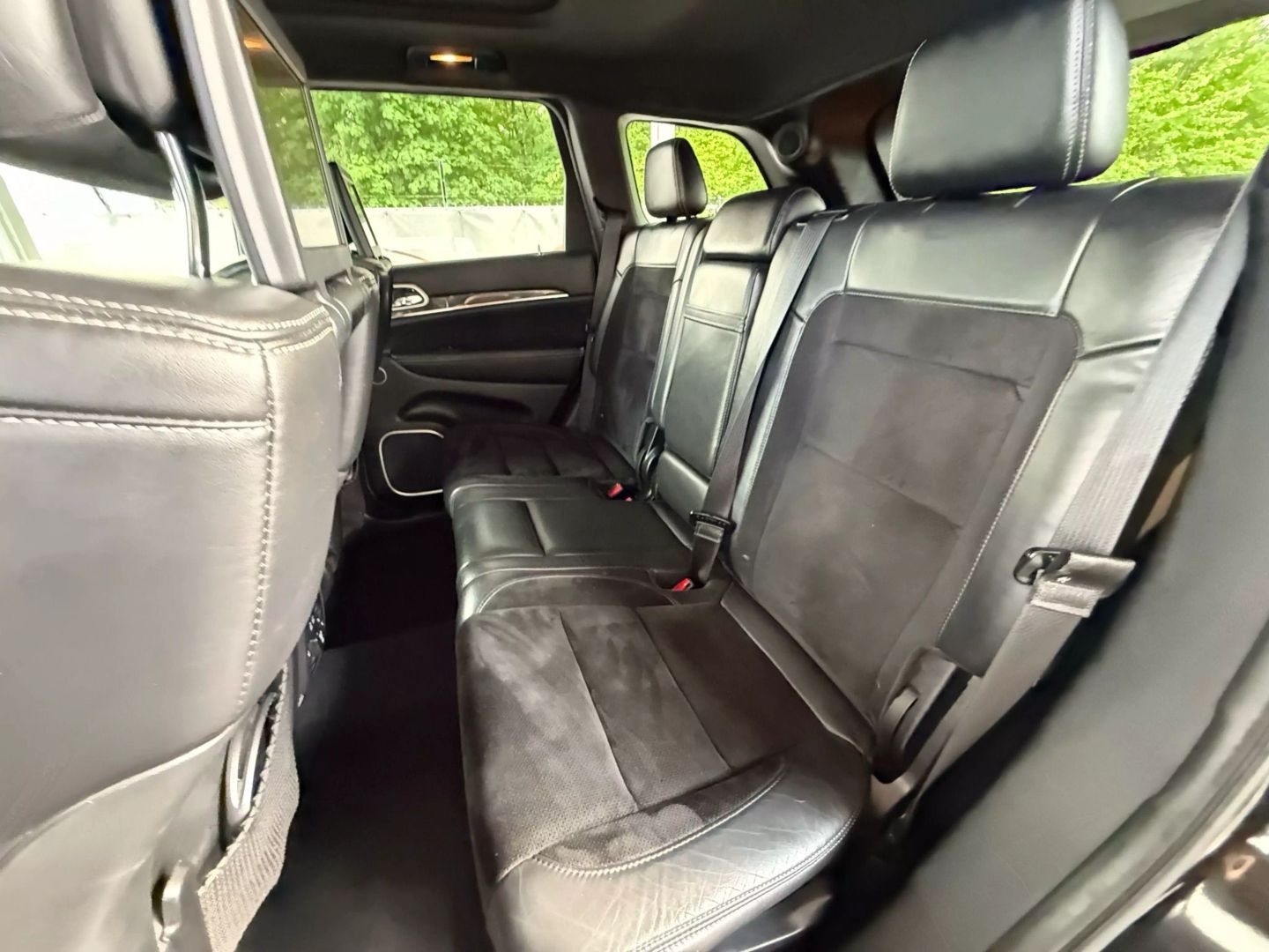 2014 Jeep Grand Cherokee - Image 23