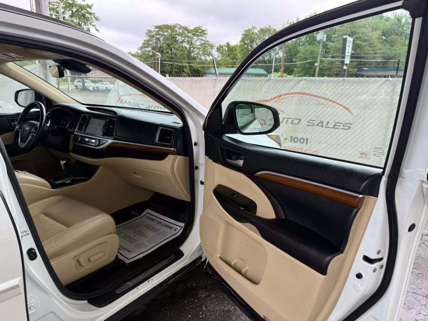 2018 Toyota Highlander - Image 26
