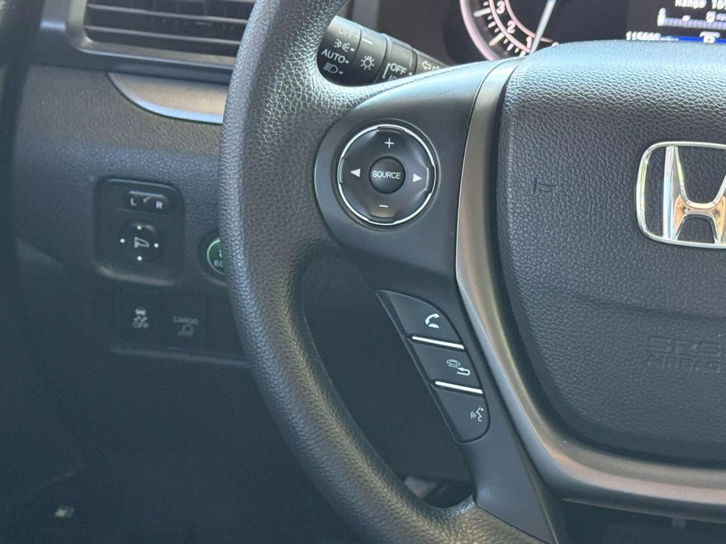 2019 Honda Ridgeline - Image 32