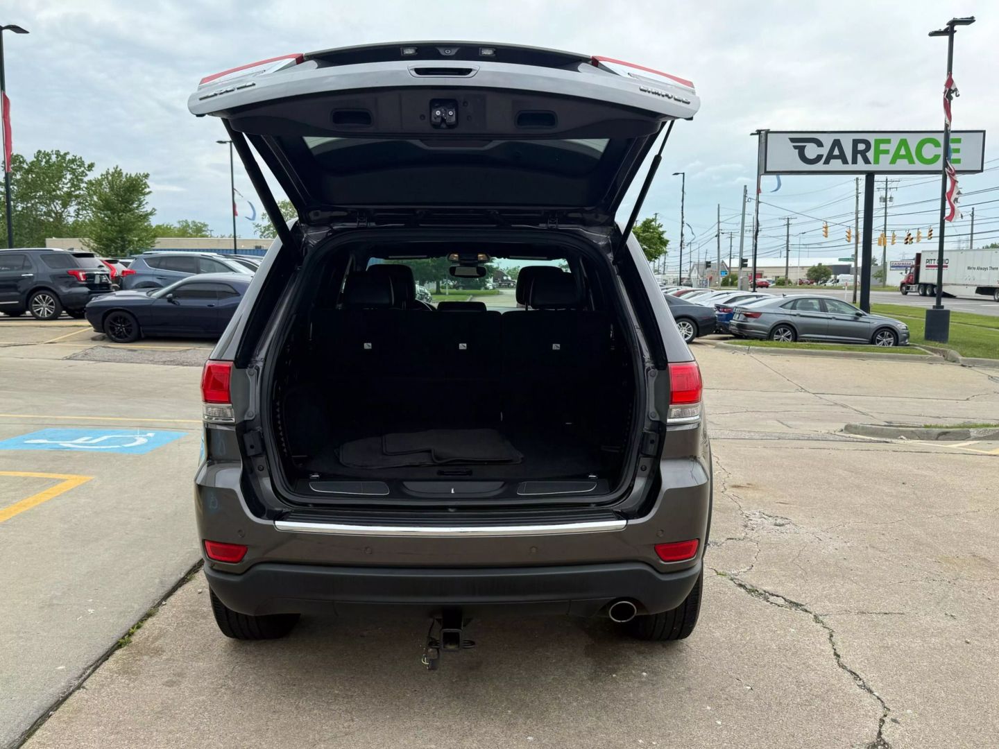 2018 Jeep Grand Cherokee - Image 11