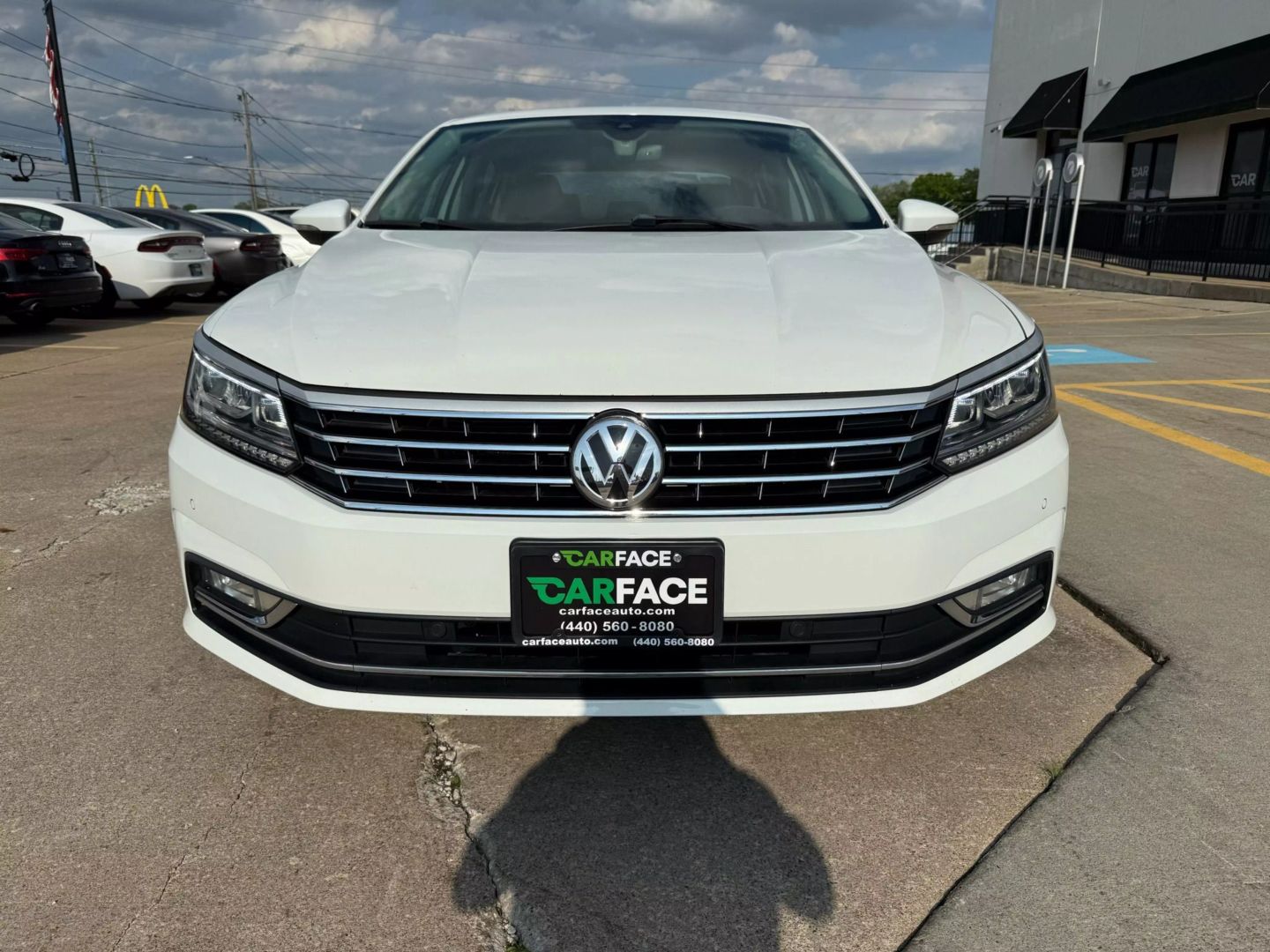2017 Volkswagen Passat - Image 2