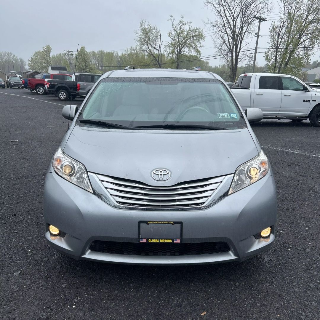 Image 5 of 2012 TOYOTA SIENNA
