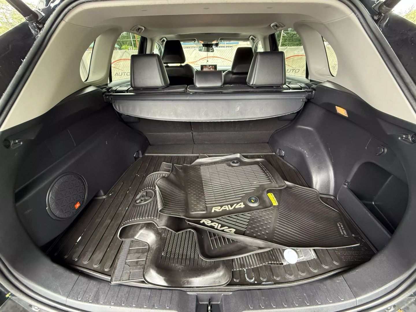2019 Toyota Rav4 - Image 20