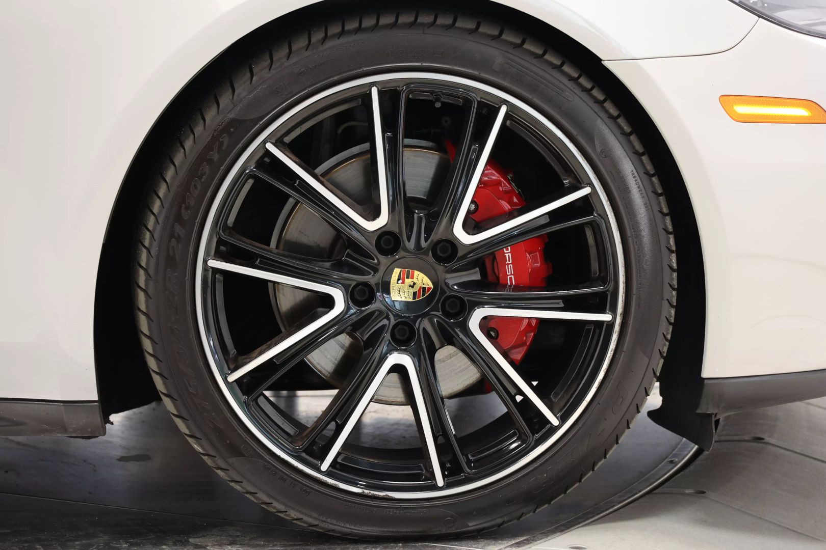 2018 Porsche Panamera - Image 107