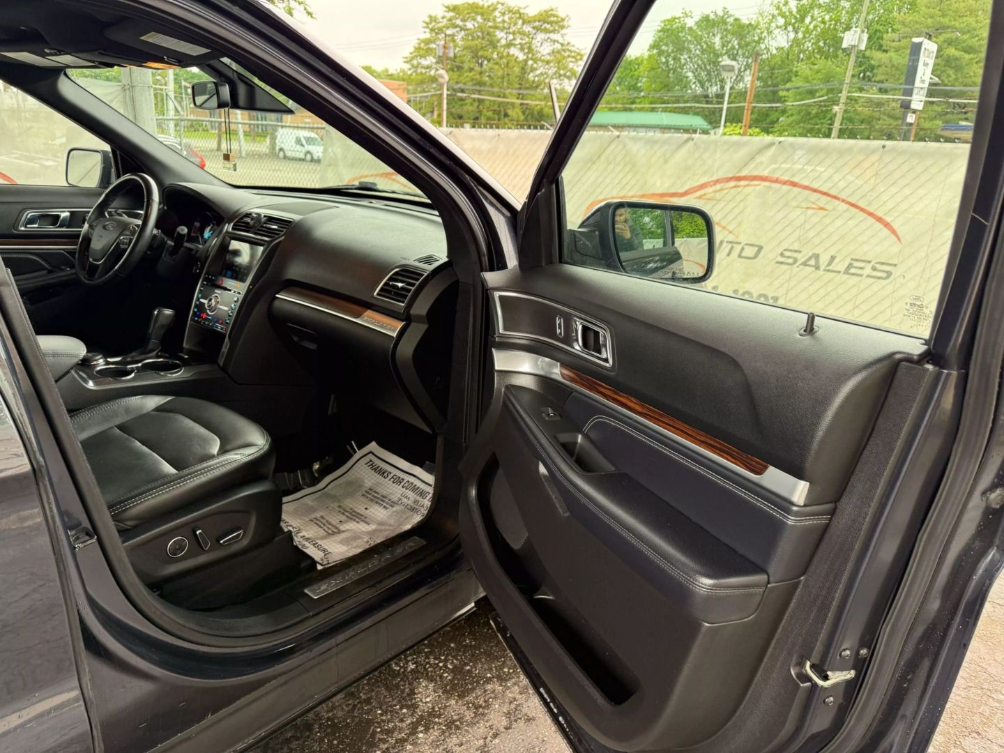2017 Ford Explorer - Image 27