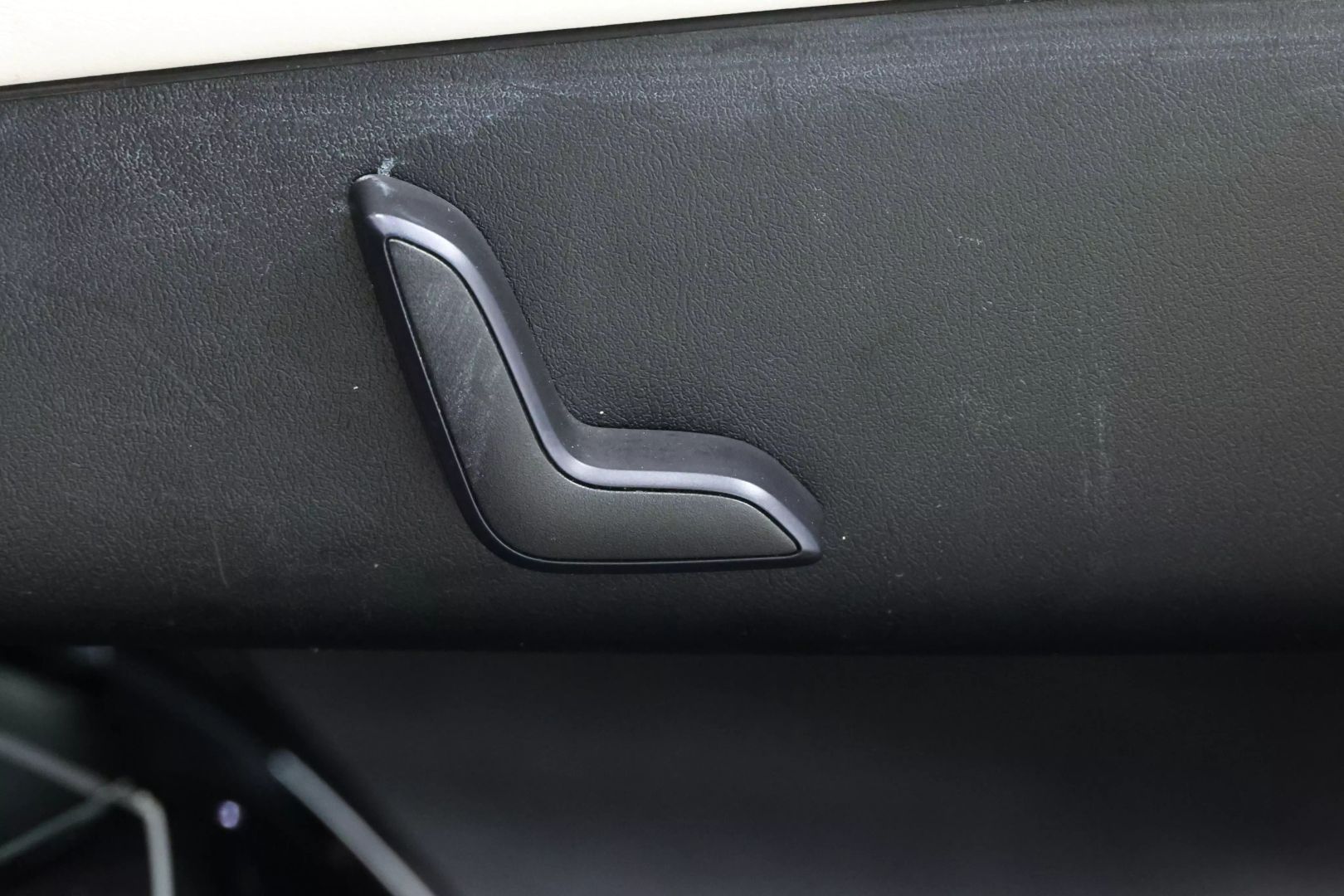 2020 Tesla Model X - Image 99