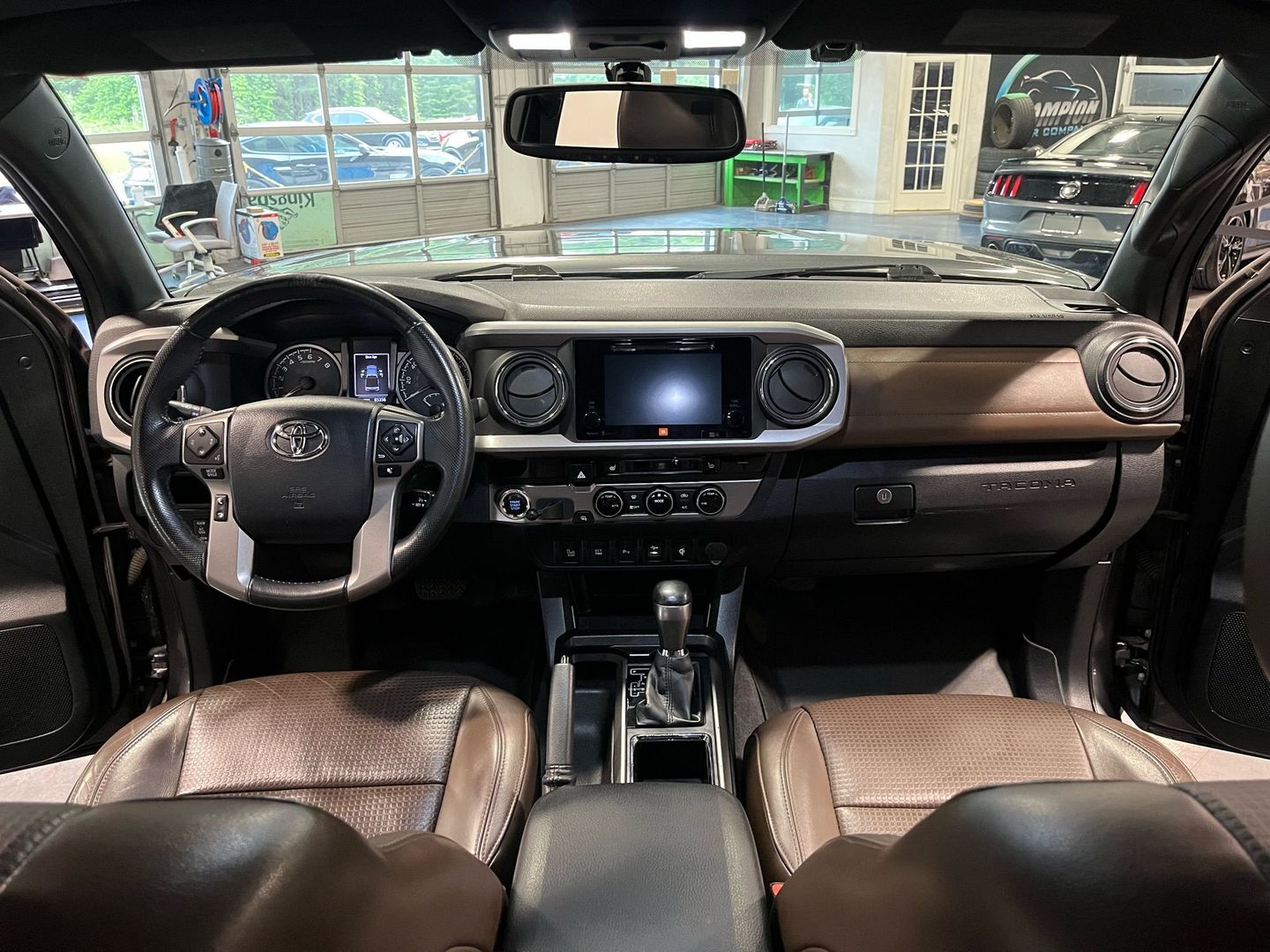2016 Toyota Tacoma Double Cab Limited Pickup 4d 5 Ft - Image 34