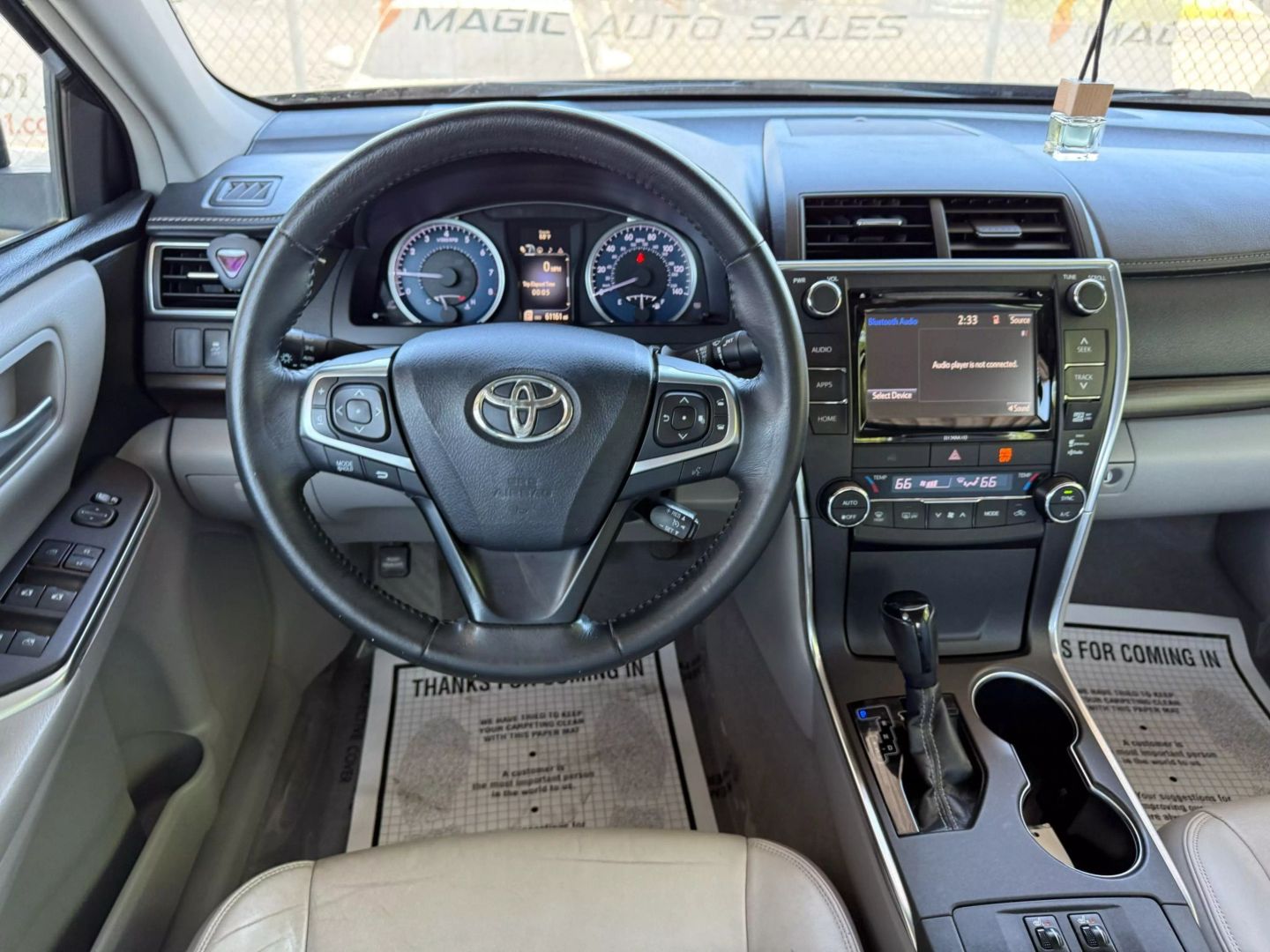 2016 Toyota Camry - Image 31