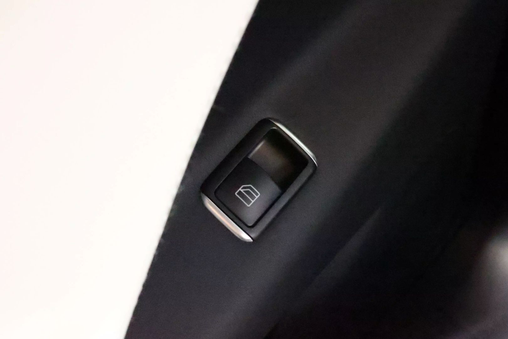 2020 Tesla Model X - Image 93