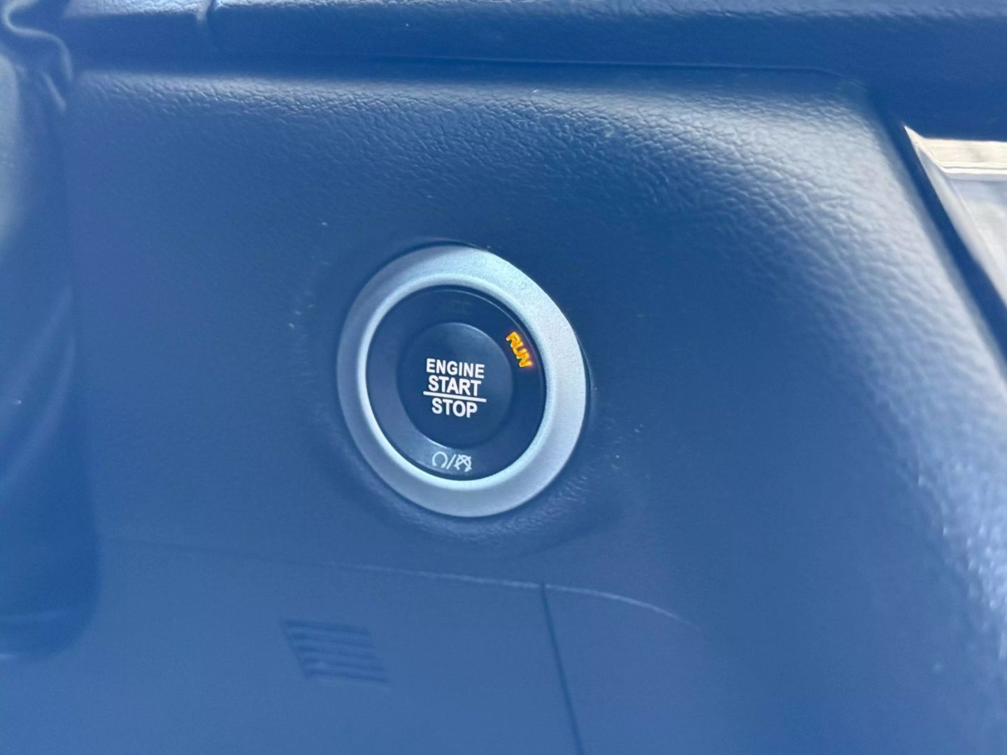 2019 Chrysler Pacifica - Image 30