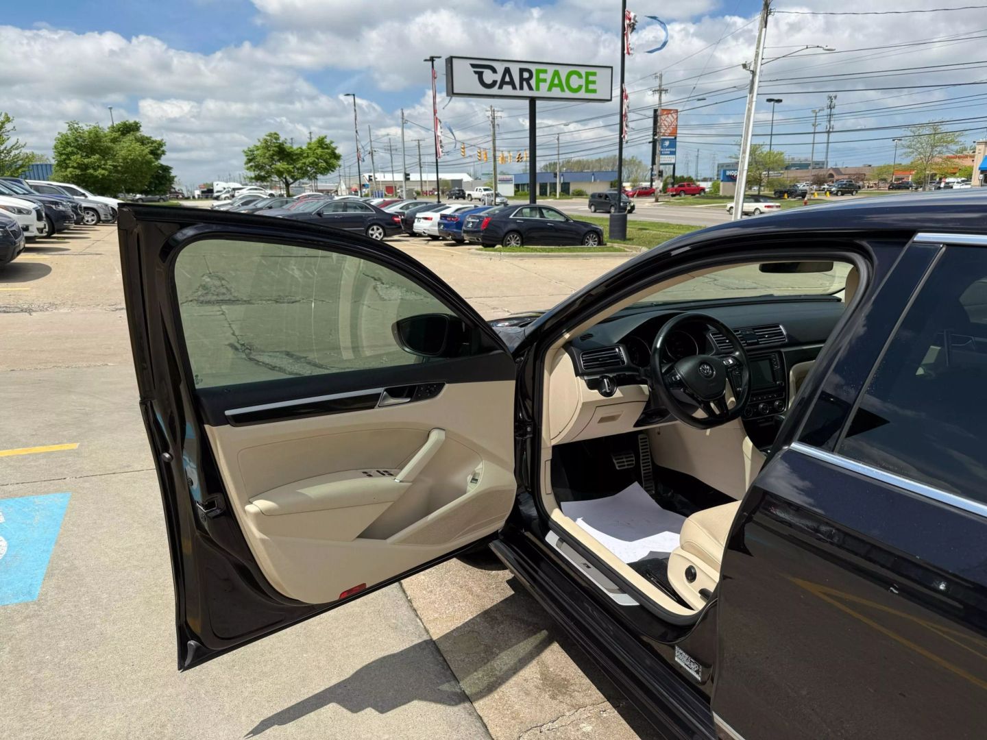 2019 Volkswagen Passat - Image 16