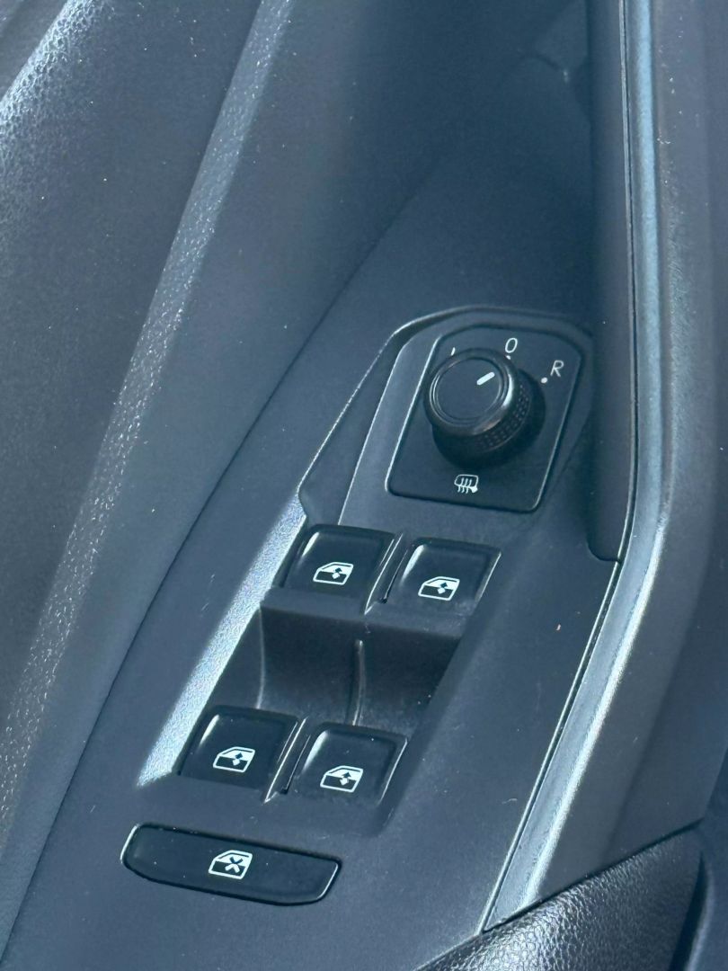 2019 Volkswagen Jetta - Image 42