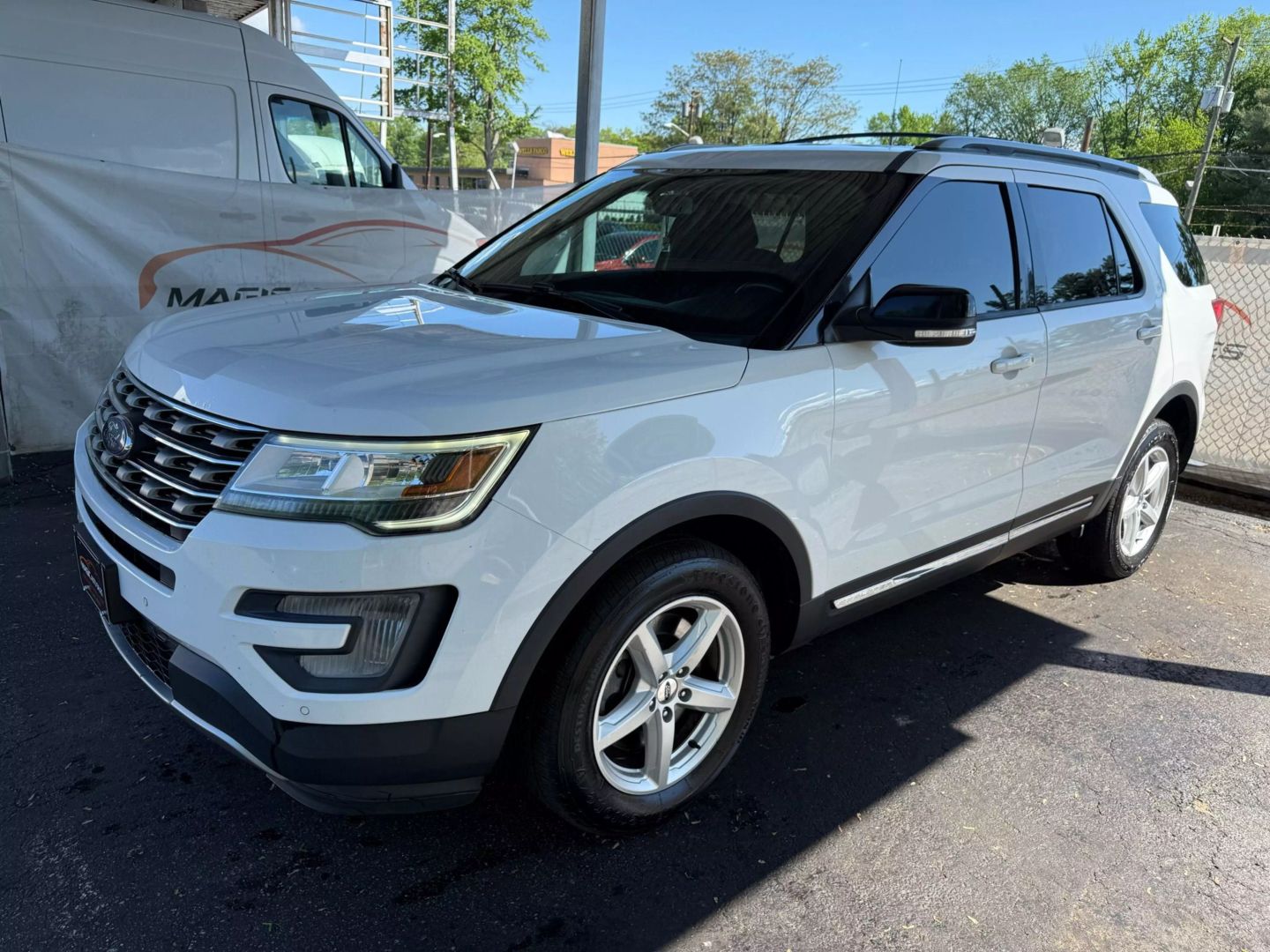 2017 Ford Explorer - Image 8