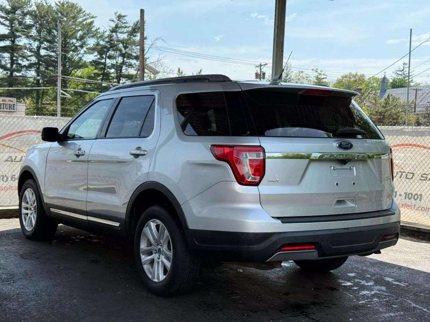 2019 Ford Explorer - Image 9