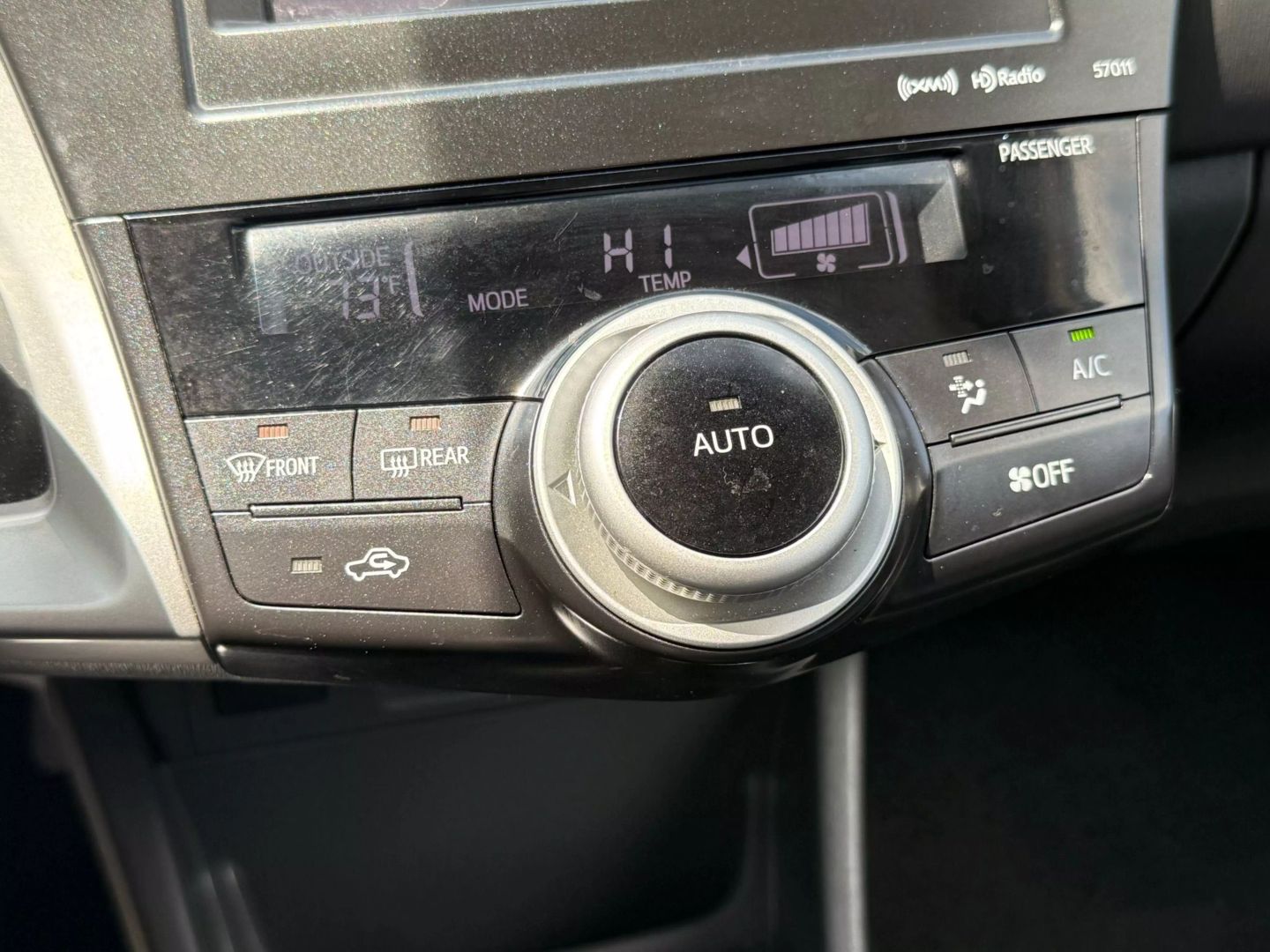 2014 Toyota Prius V - Image 33