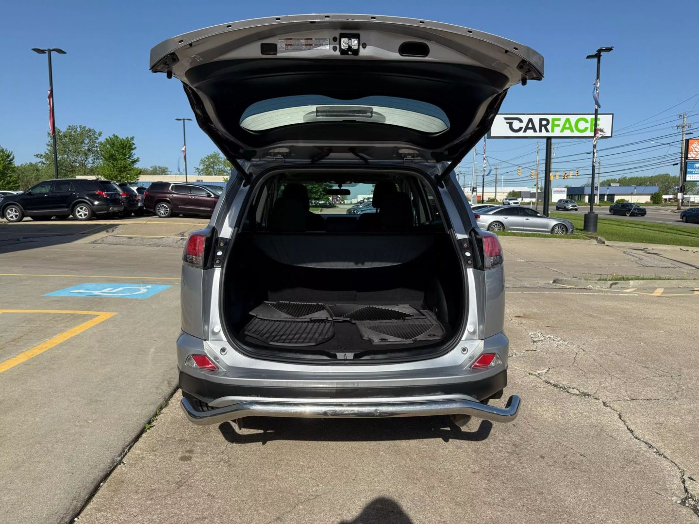 2016 Toyota Rav4 - Image 12