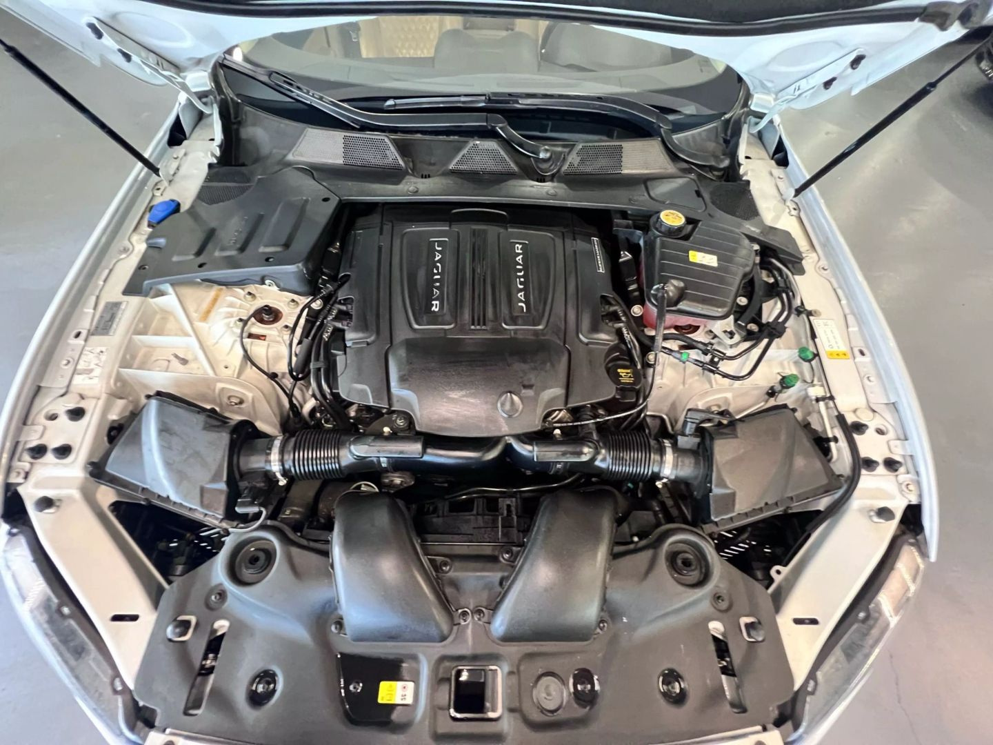 2016 Jaguar Xj Xjl Portfolio Sedan 4d - Image 39