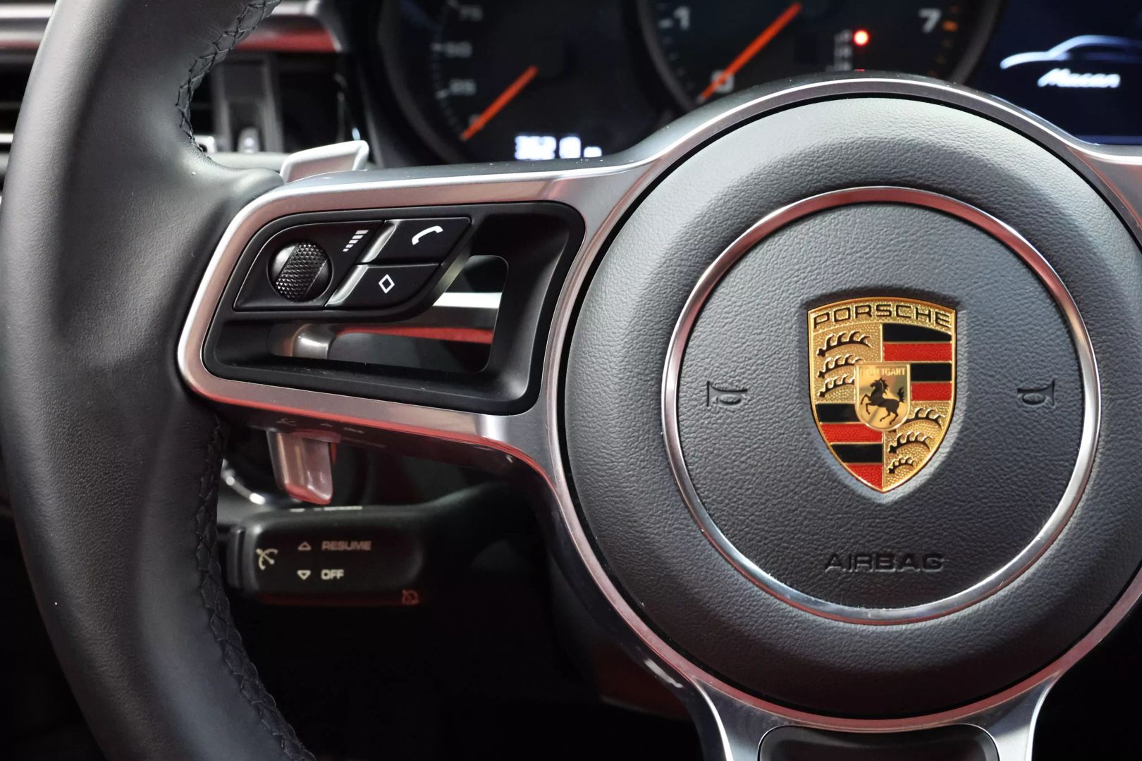 2021 Porsche Macan - Image 23