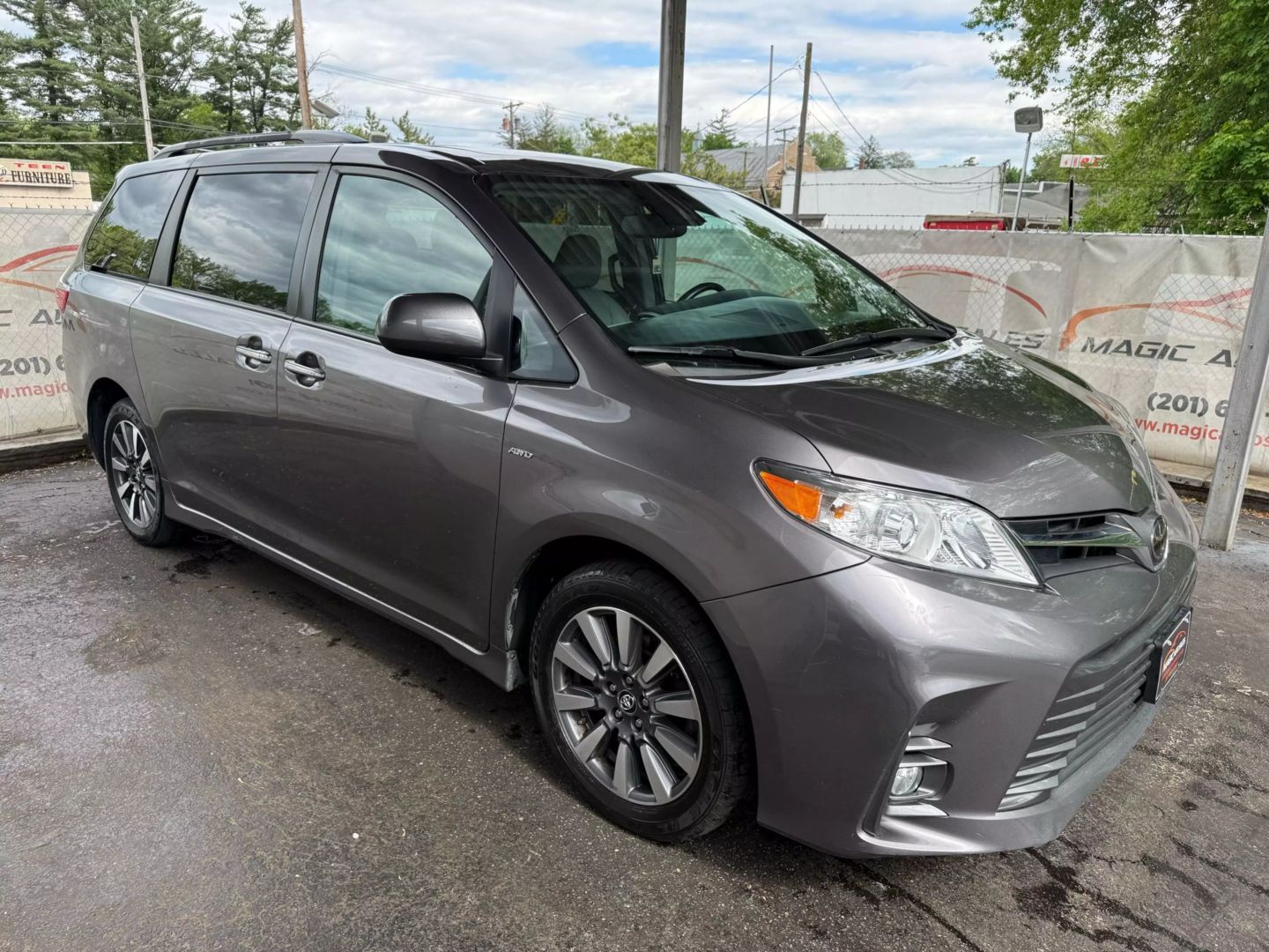 2020 Toyota Sienna - Image 7