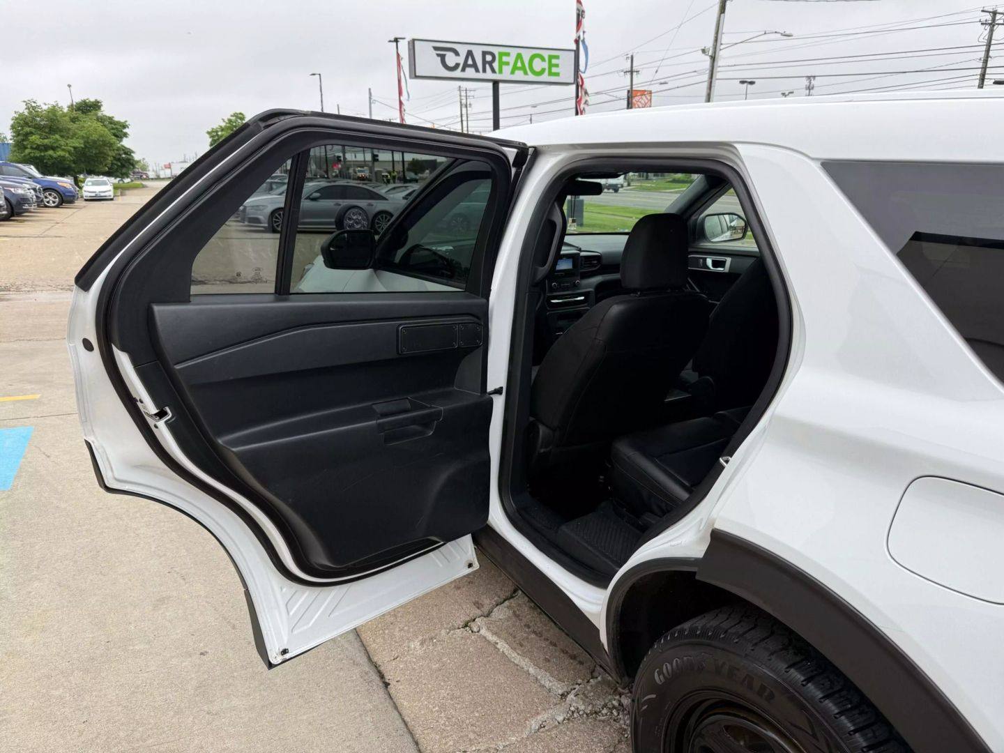 2021 Ford Explorer - Image 21