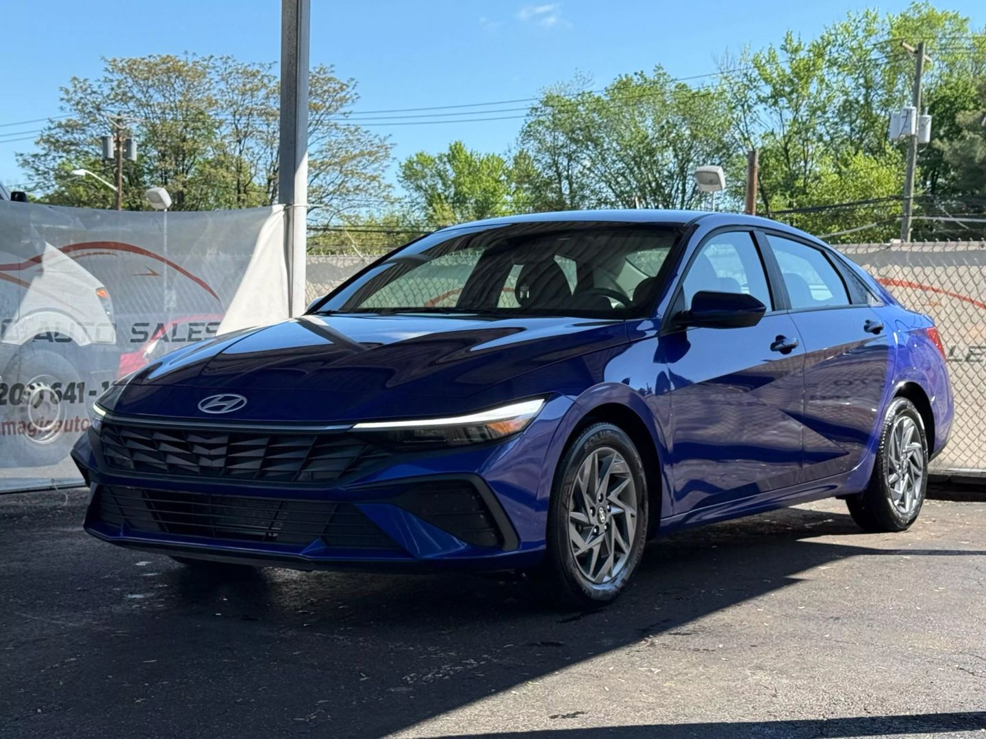 2024 Hyundai Elantra - Image 3