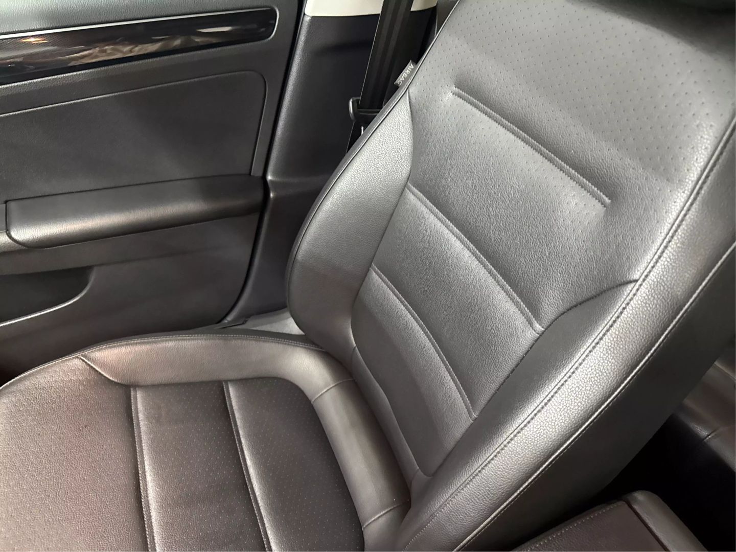 2016 Volkswagen Jetta - Image 30