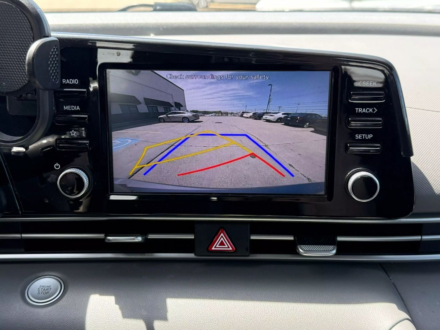 2021 Hyundai Elantra - Image 38