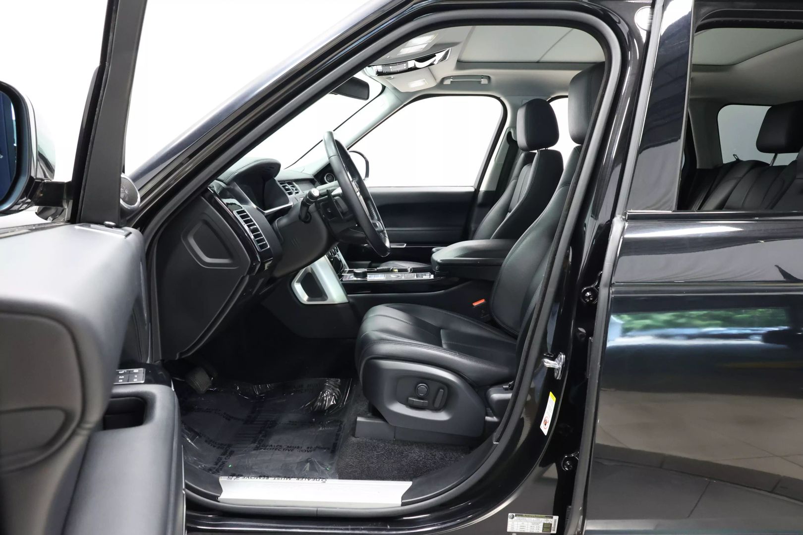 2016 Land Rover Range Rover - Image 16