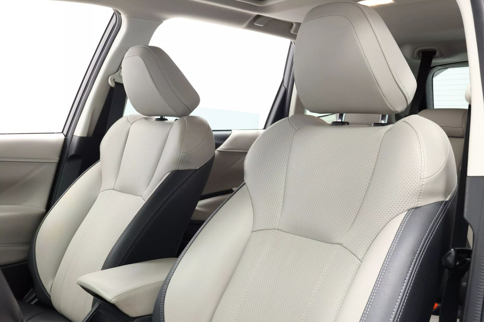 2021 Subaru Forester - Image 15