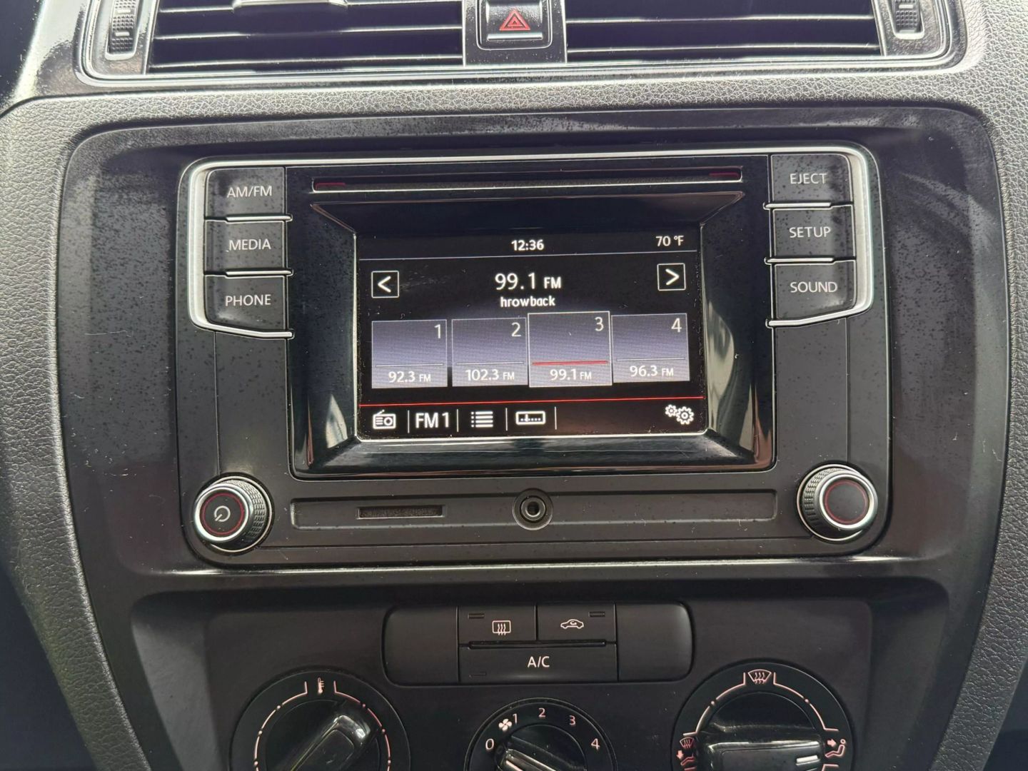 2016 Volkswagen Jetta - Image 29