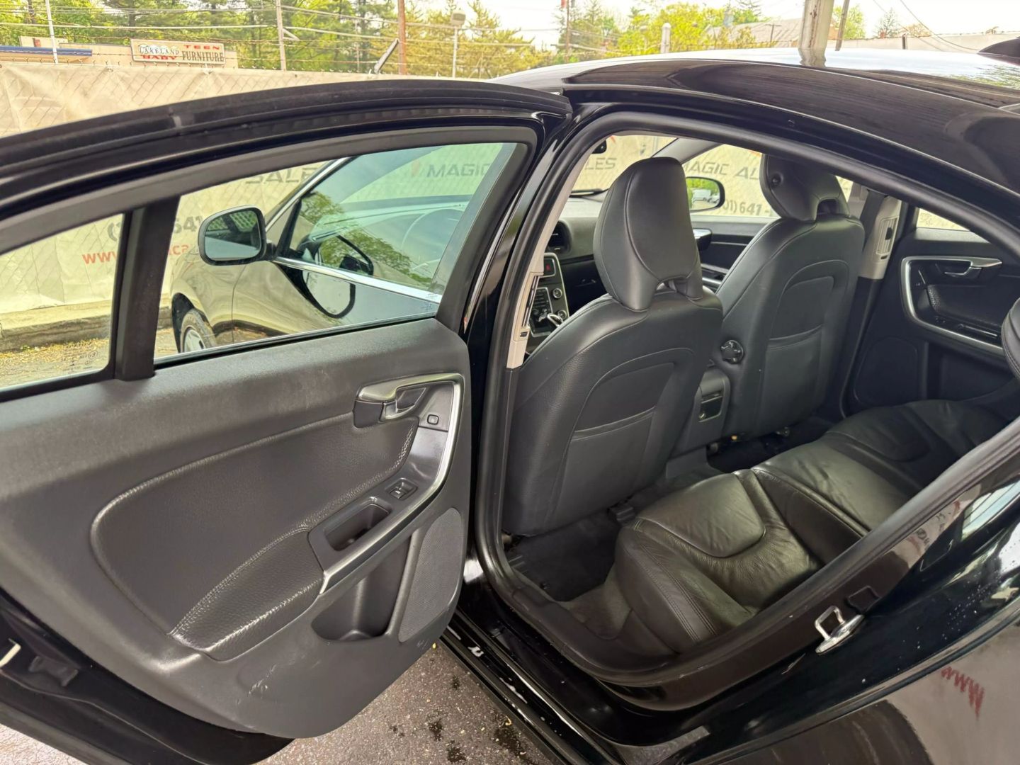 2014 Volvo S60 - Image 17