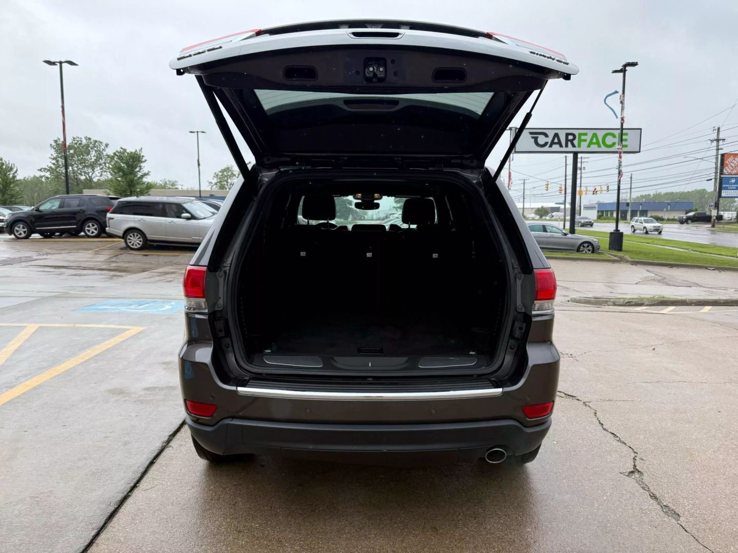 2018 Jeep Grand Cherokee - Image 12