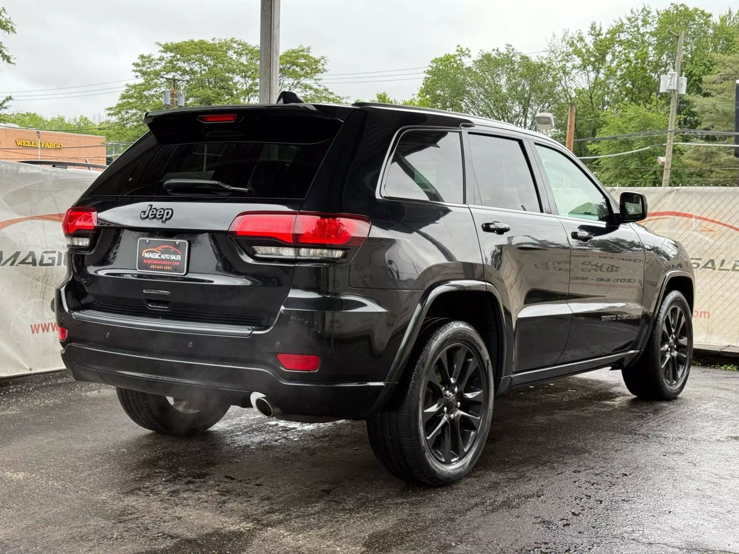 2018 Jeep Grand Cherokee - Image 9
