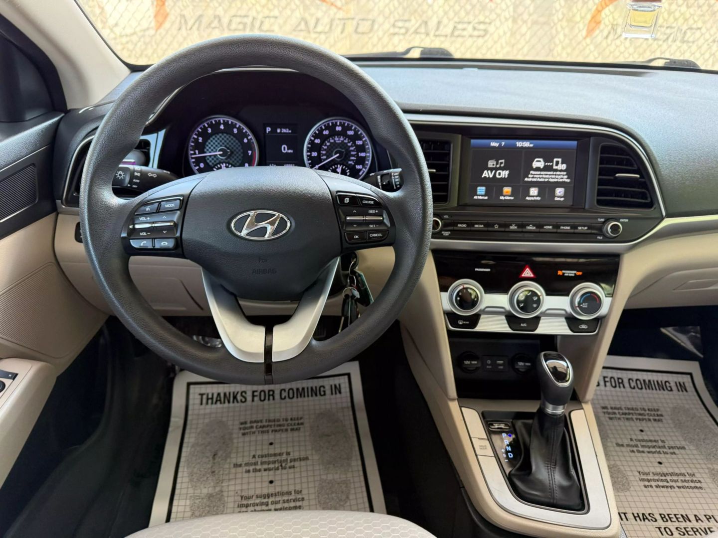 2019 Hyundai Elantra - Image 29