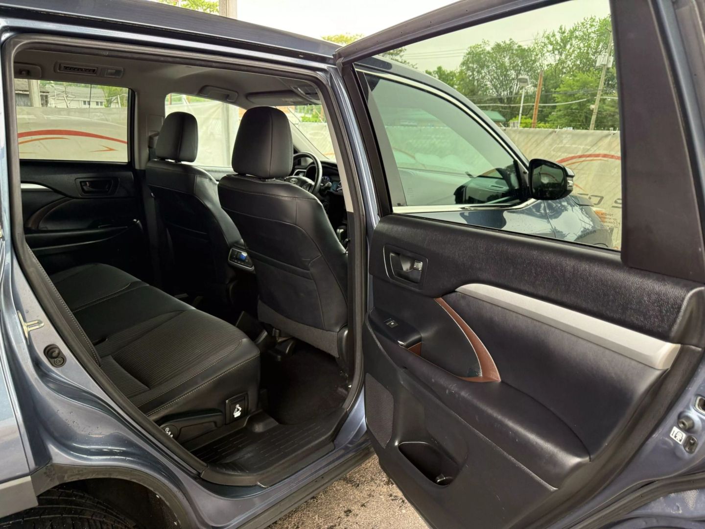 2015 Toyota Highlander - Image 21
