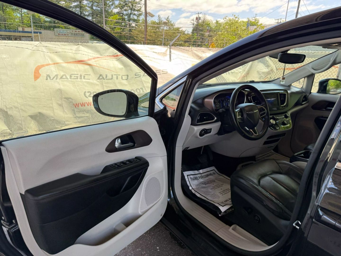 2018 Chrysler Pacifica - Image 14