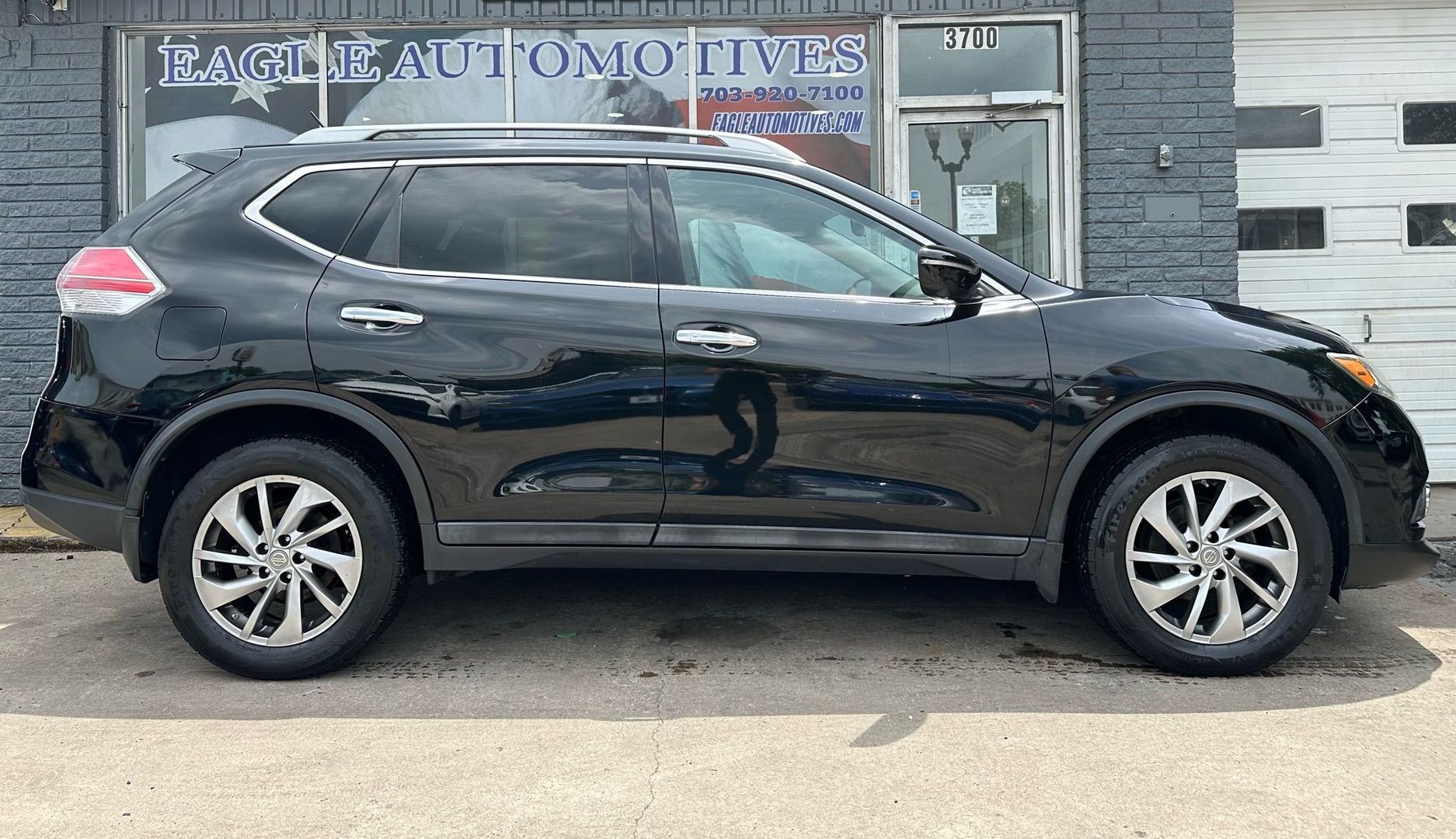 Used 2015 Nissan Rogue SL with VIN 5N1AT2MV1FC772989 for sale in Arlington, VA